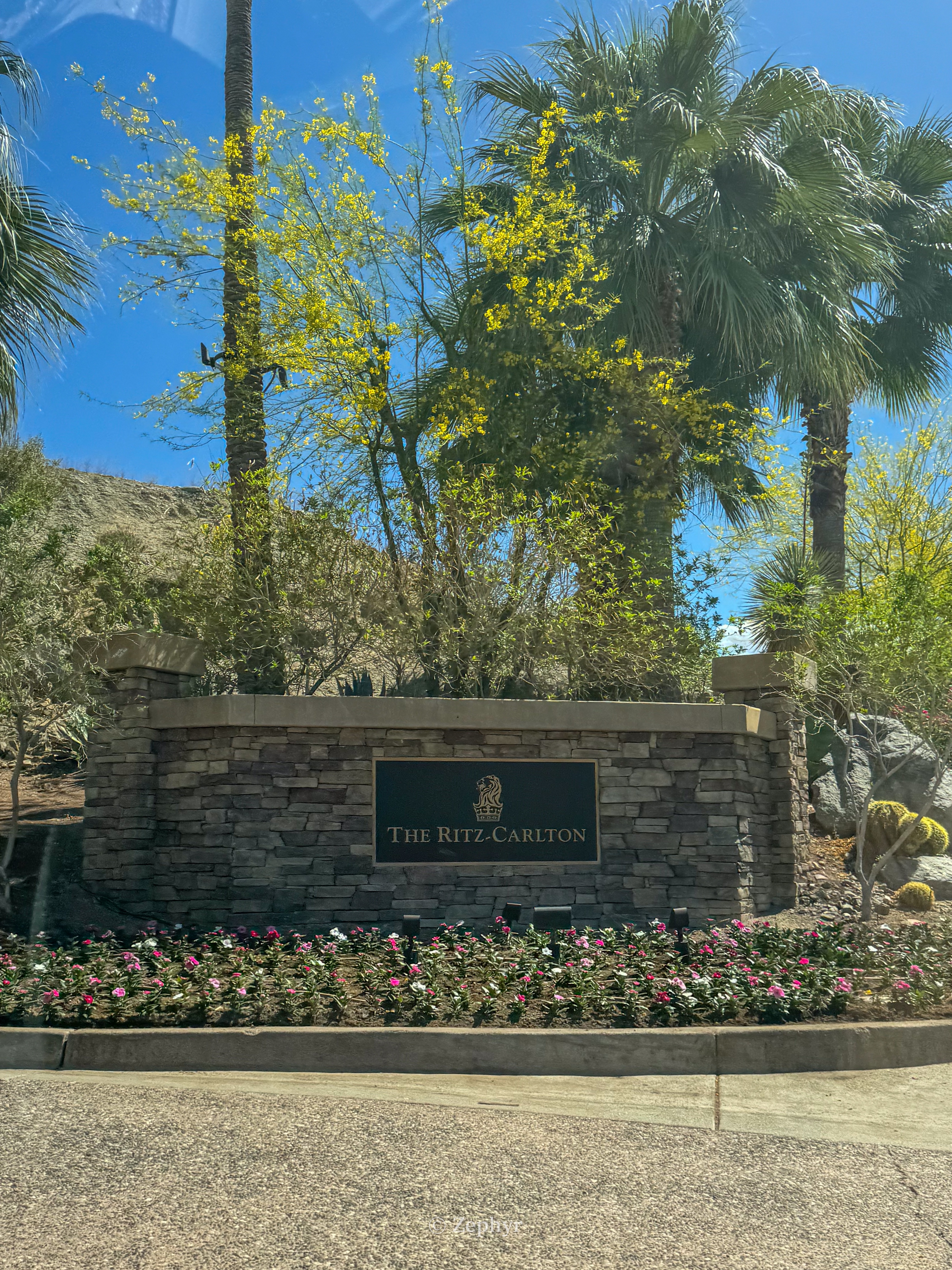 ȪӰ˼-ɳĮ֮ϵİɽȼThe Ritz-Carlton, Rancho Mirage