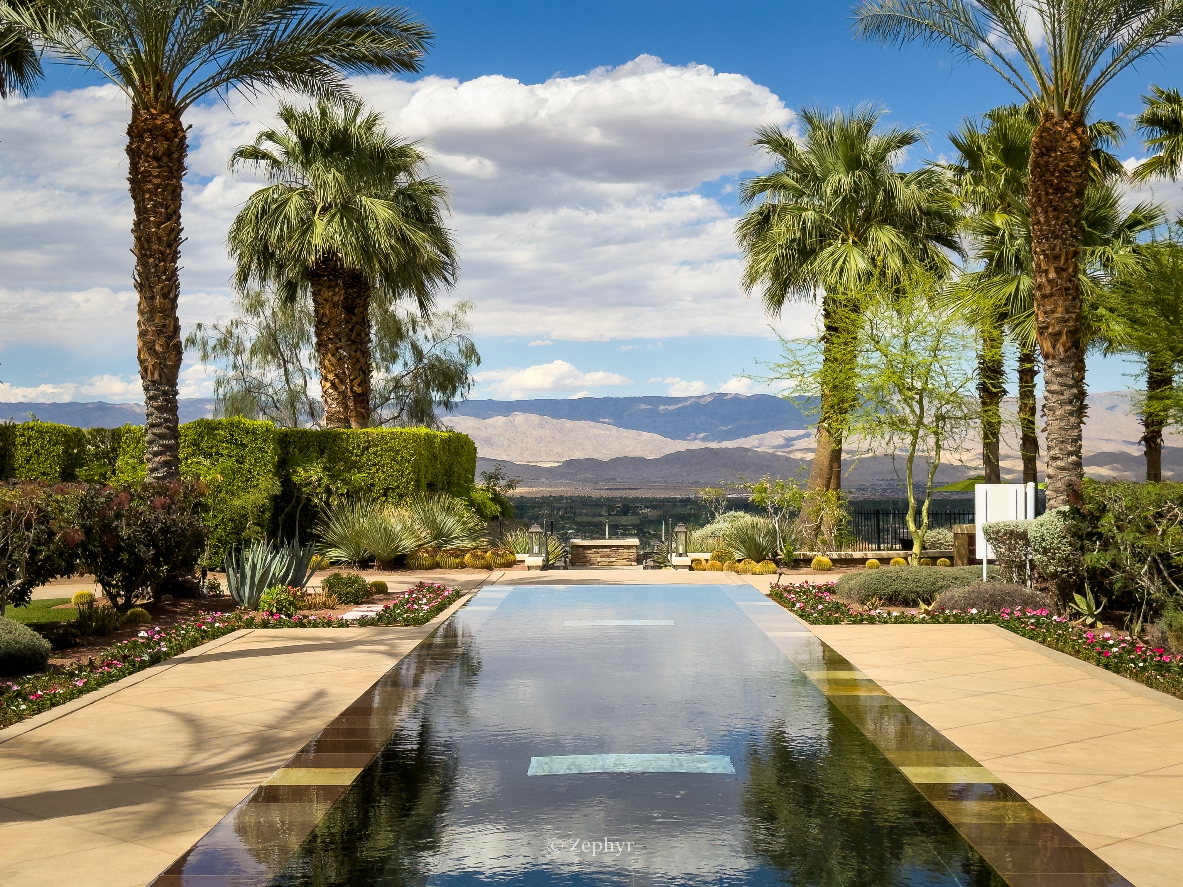 ȪӰ˼-ɳĮ֮ϵİɽȼThe Ritz-Carlton, Rancho Mirage