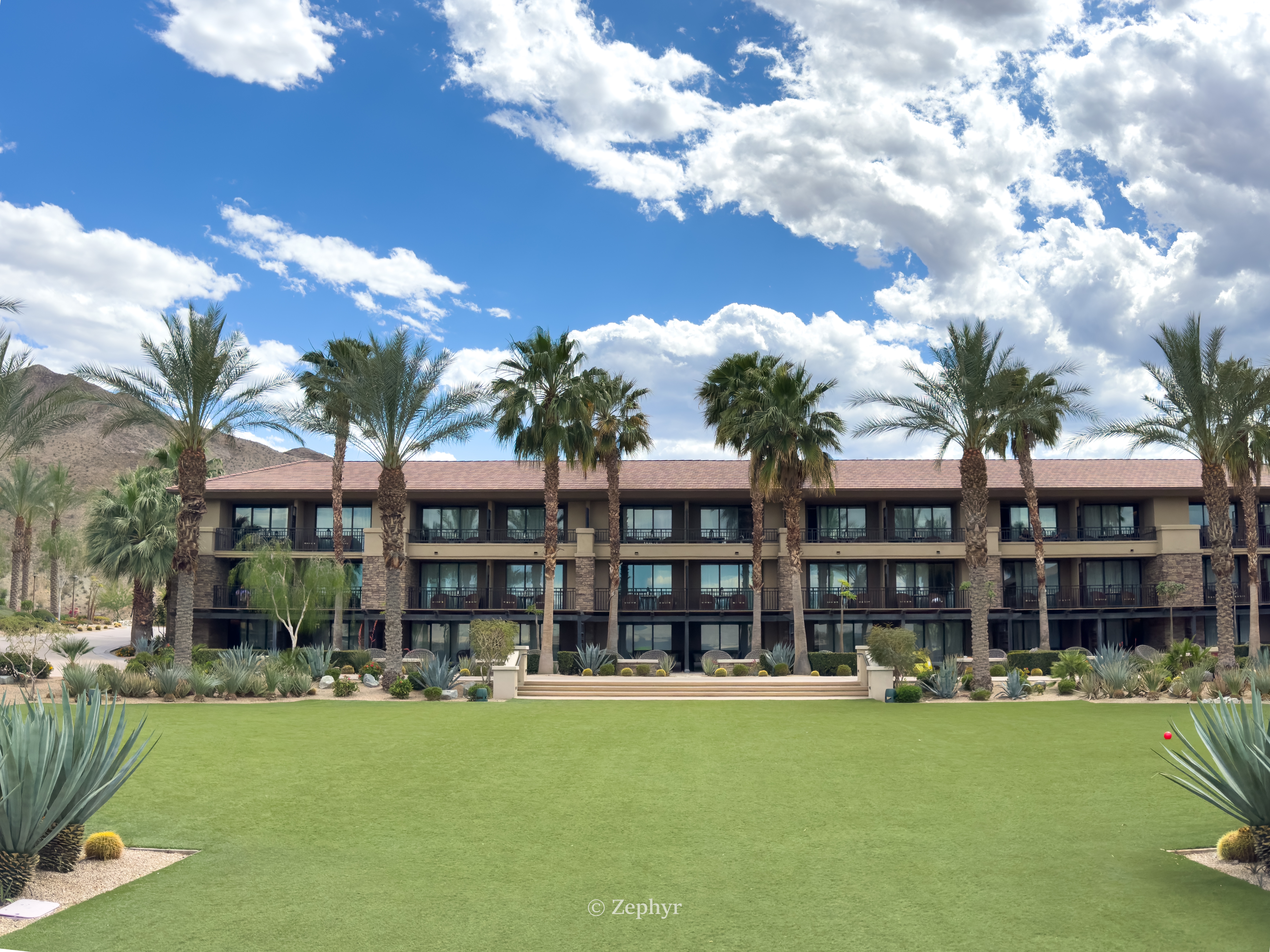 ȪӰ˼-ɳĮ֮ϵİɽȼThe Ritz-Carlton, Rancho Mirage