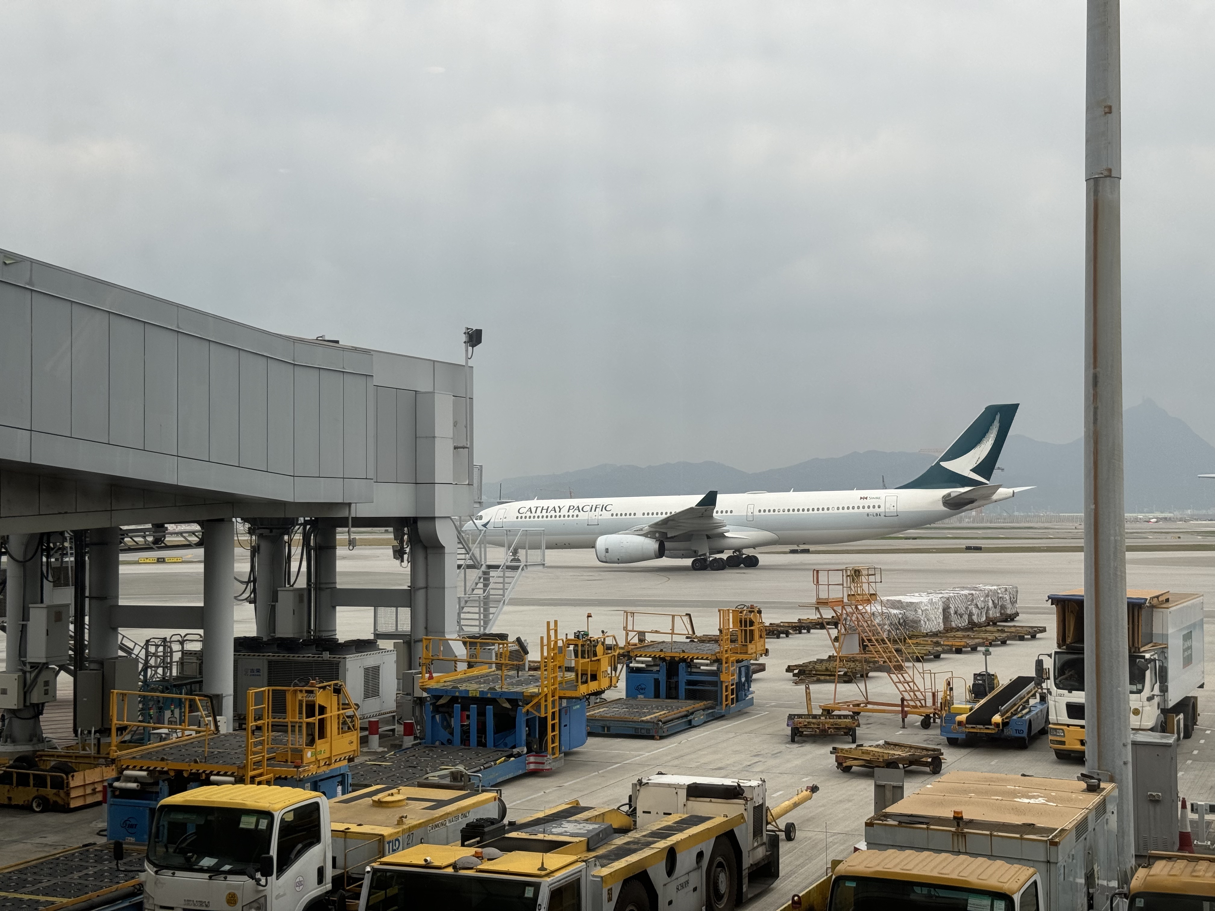 In CathayCX 725 HKG-KUL A330 Business Class
