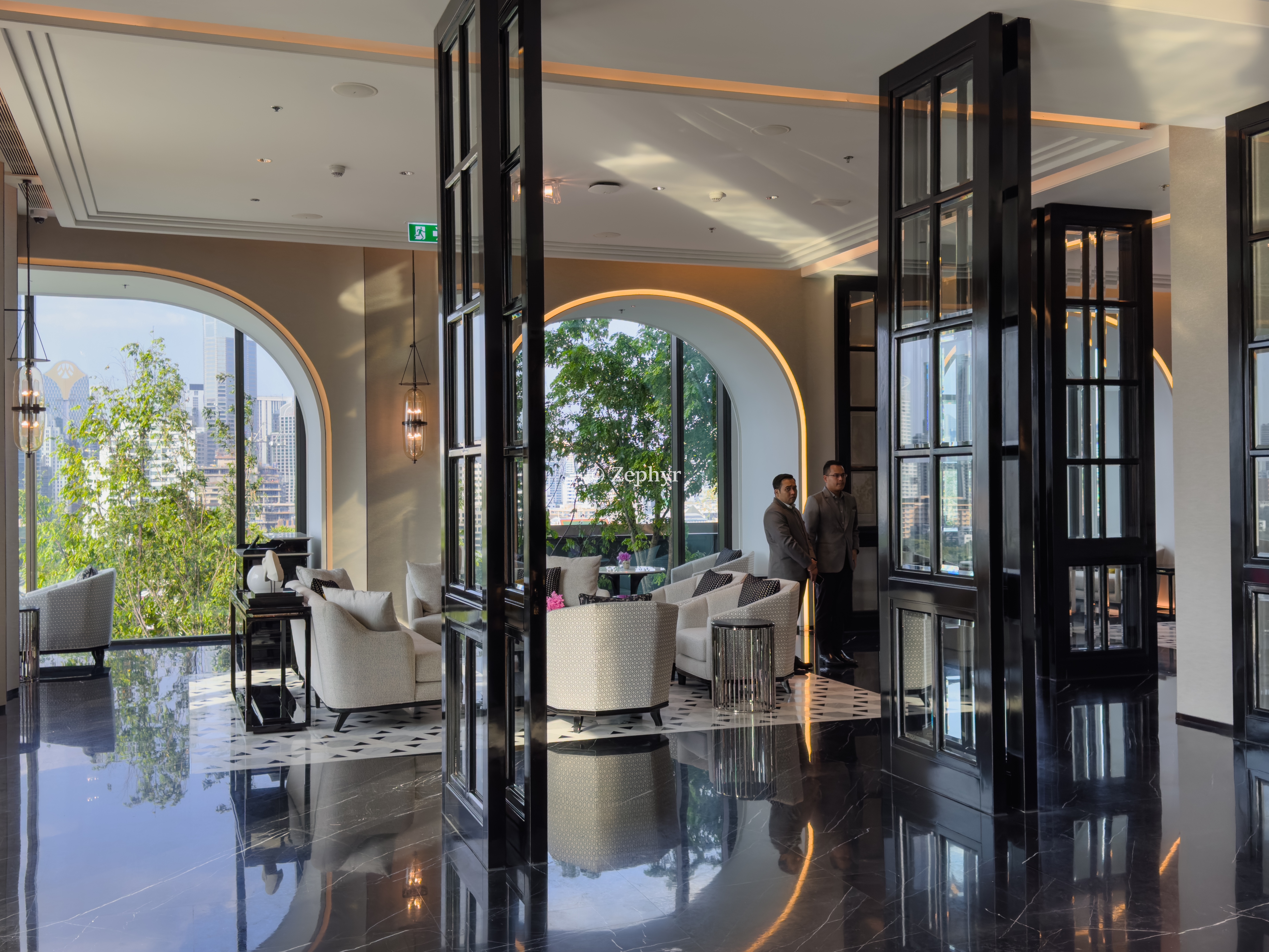 ҵ˼پƵ ֿͷȡ The Ritz-Carlton, Bangkok