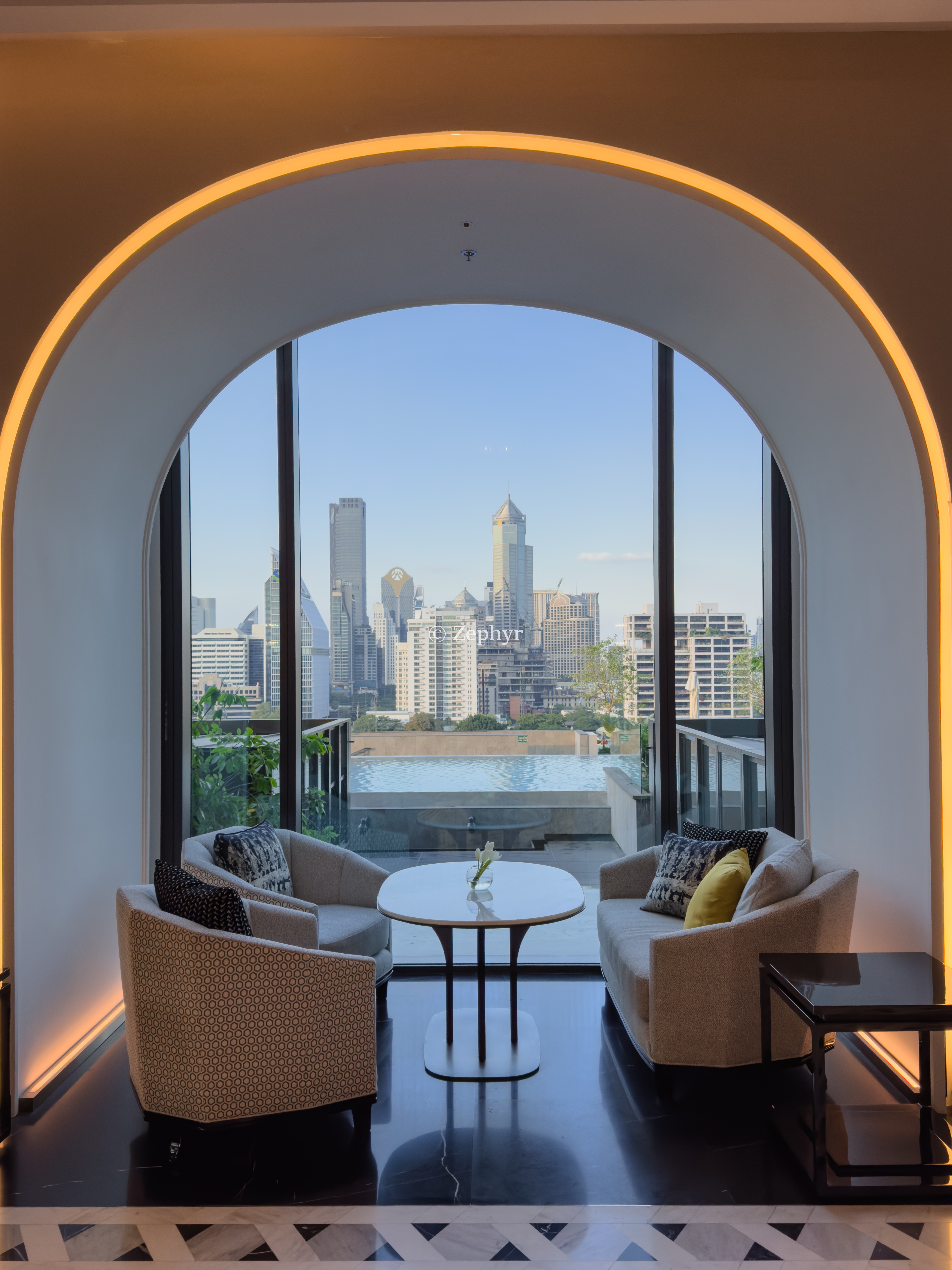 ҵ˼پƵ ֿͷȡ The Ritz-Carlton, Bangkok