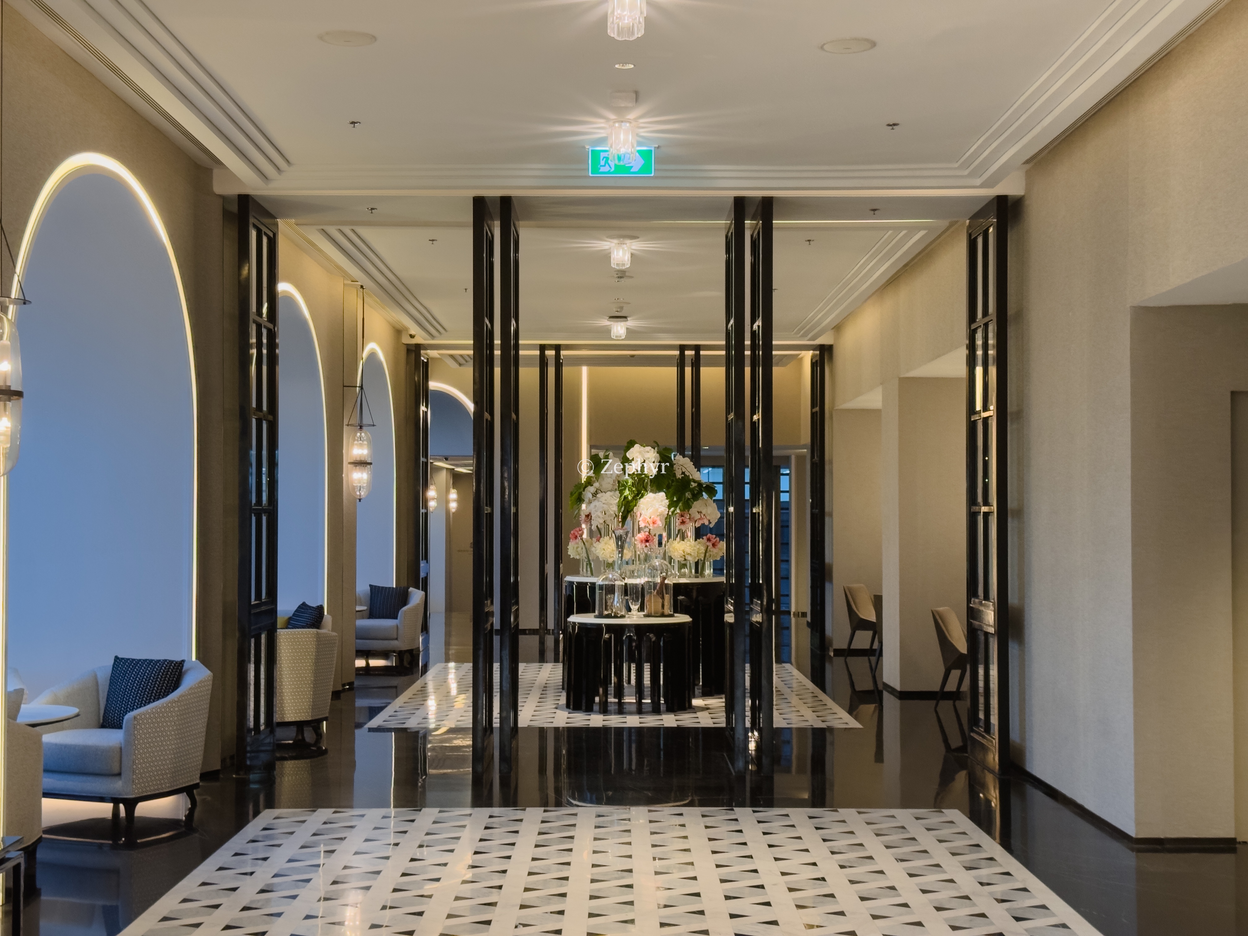 ҵ˼پƵ ֿͷȡ The Ritz-Carlton, Bangkok