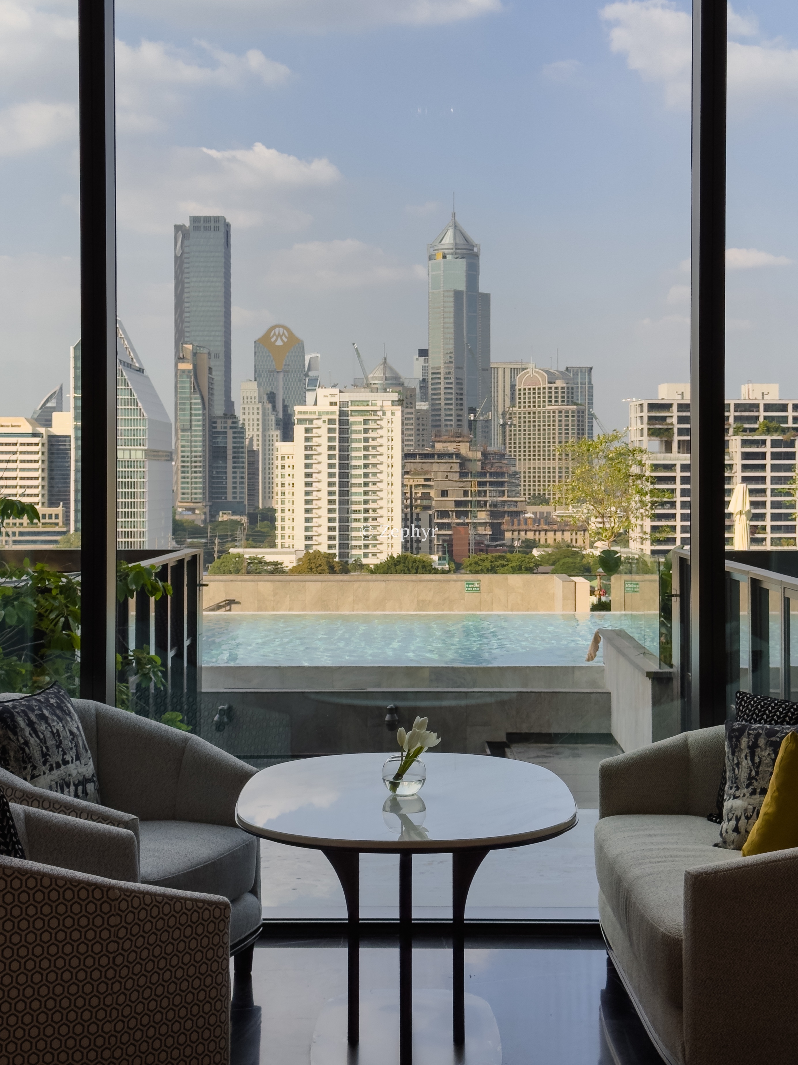 ҵ˼پƵ ֿͷȡ The Ritz-Carlton, Bangkok