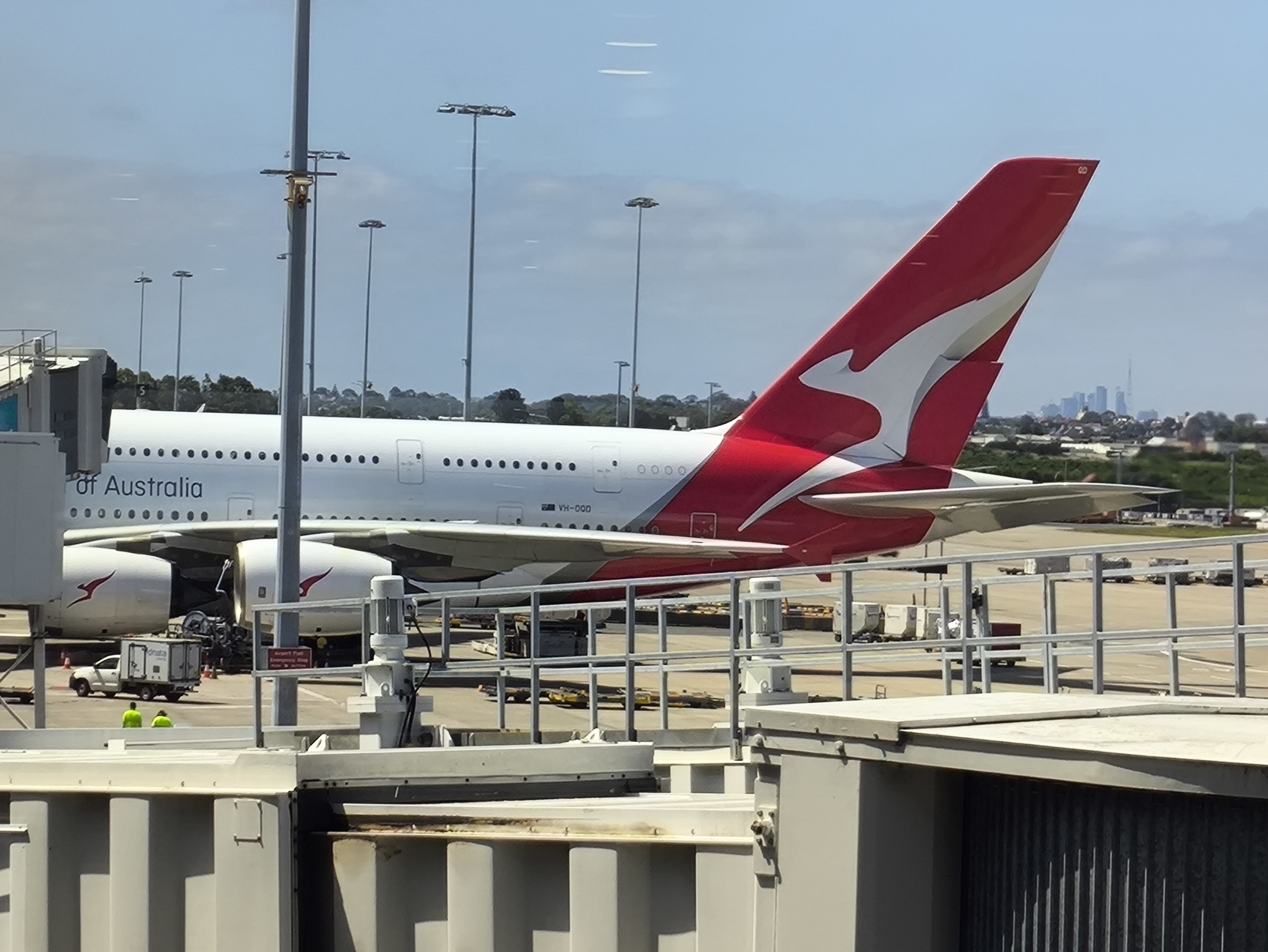 дβ䱦ߴ-޺ Qantas QF1 SYD-SIN տA380-800 ò