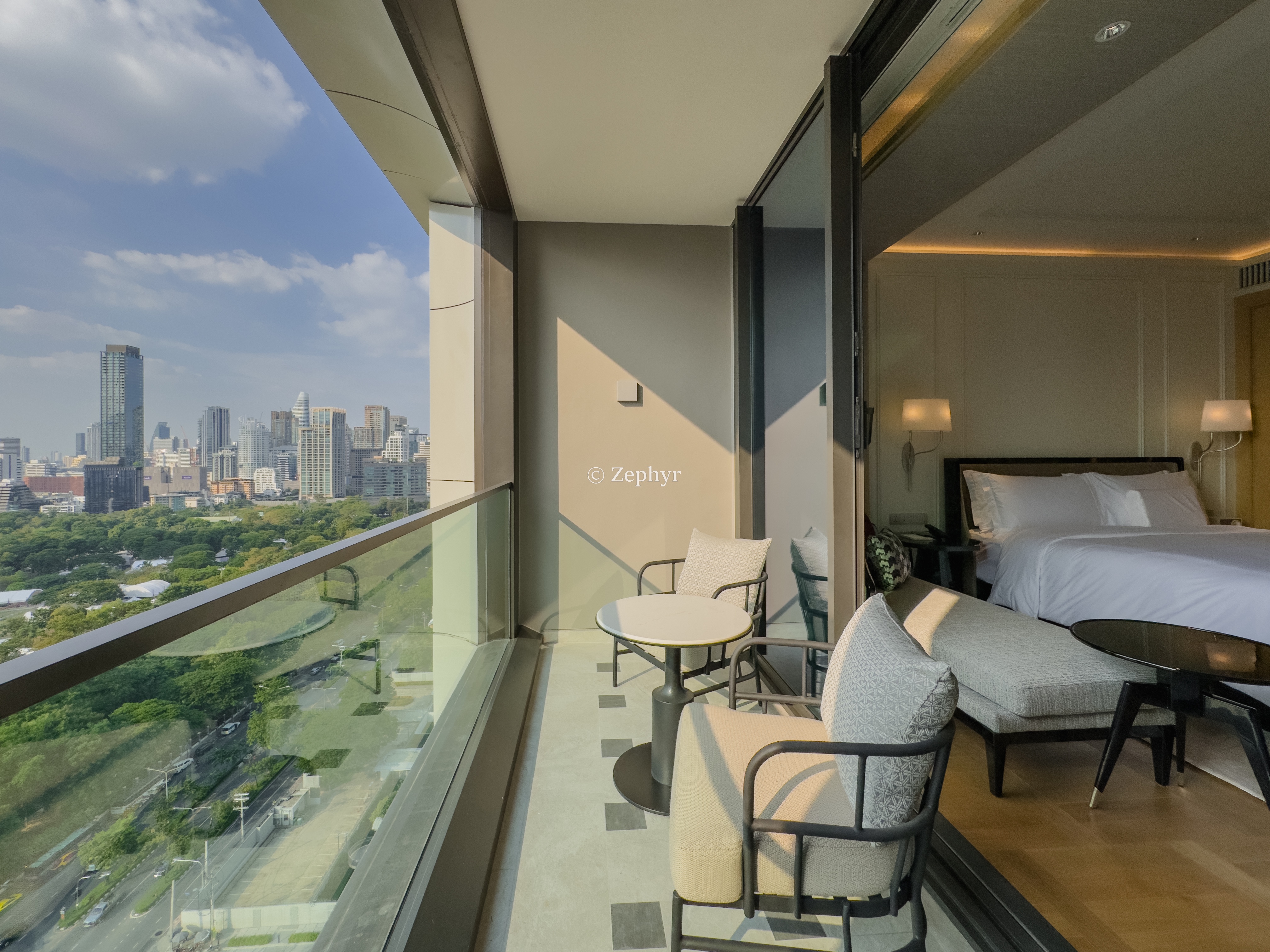 ҵ˼پƵ ֿͷȡ The Ritz-Carlton, Bangkok