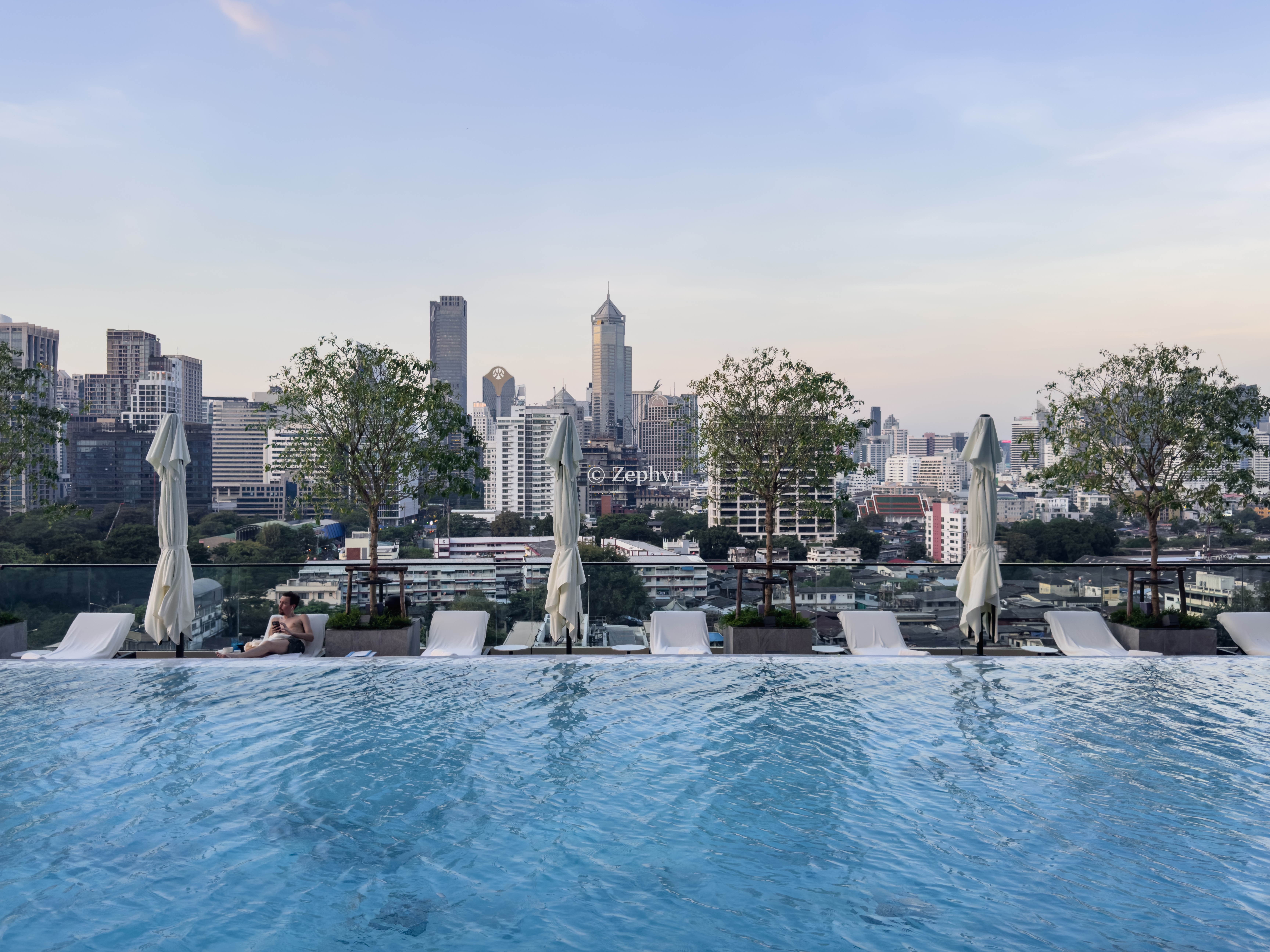 ҵ˼پƵ ֿͷȡ The Ritz-Carlton, Bangkok