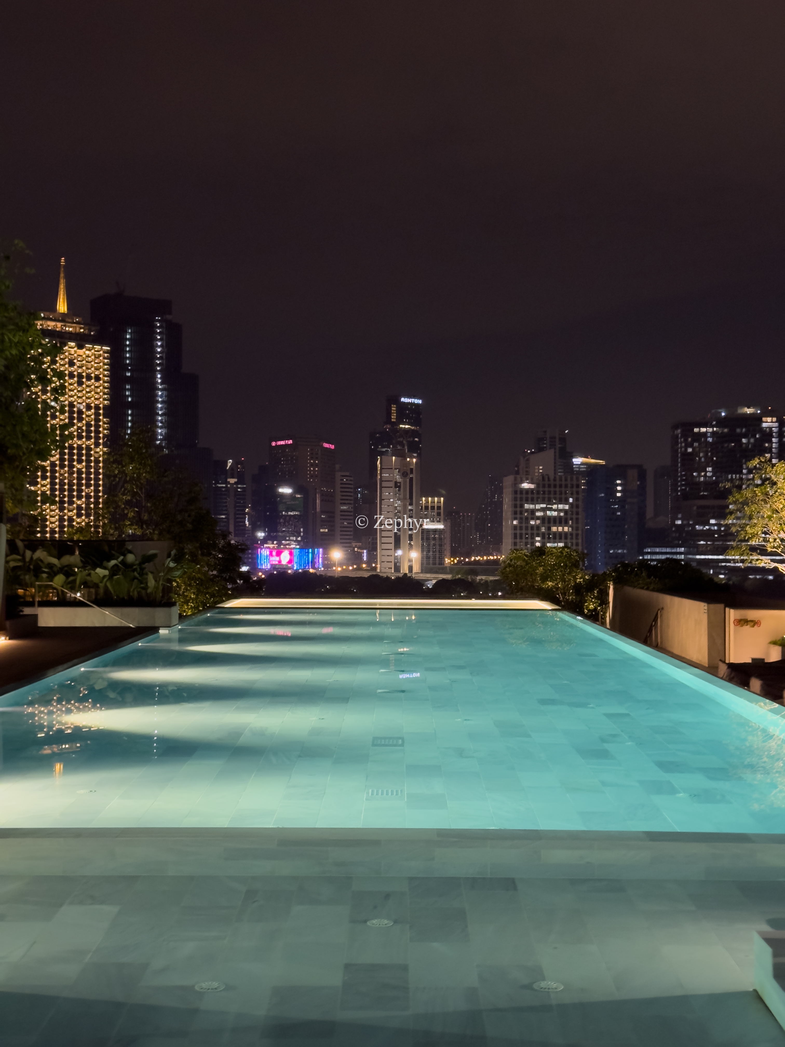 ҵ˼پƵ ֿͷȡ The Ritz-Carlton, Bangkok