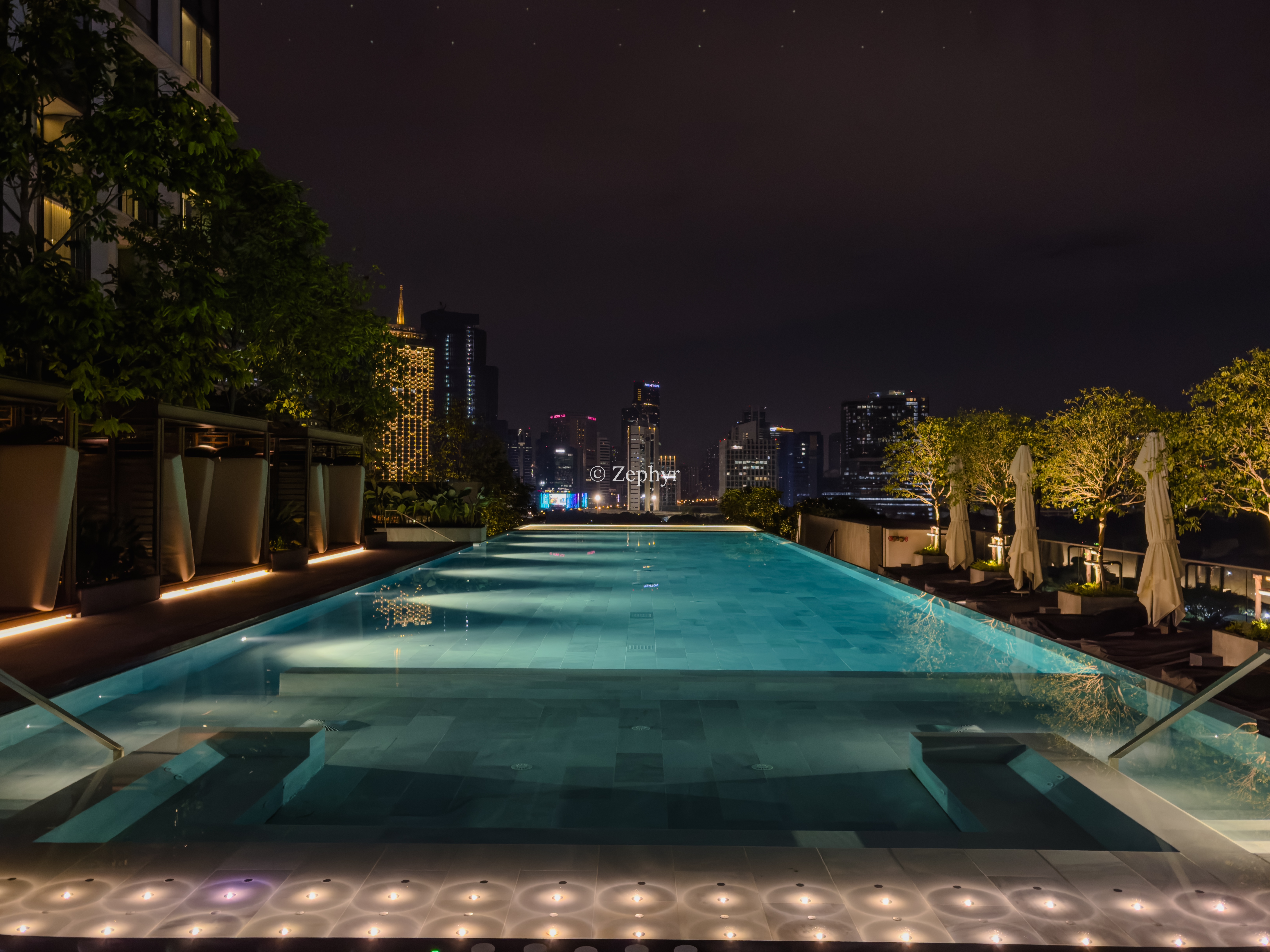 ҵ˼پƵ ֿͷȡ The Ritz-Carlton, Bangkok