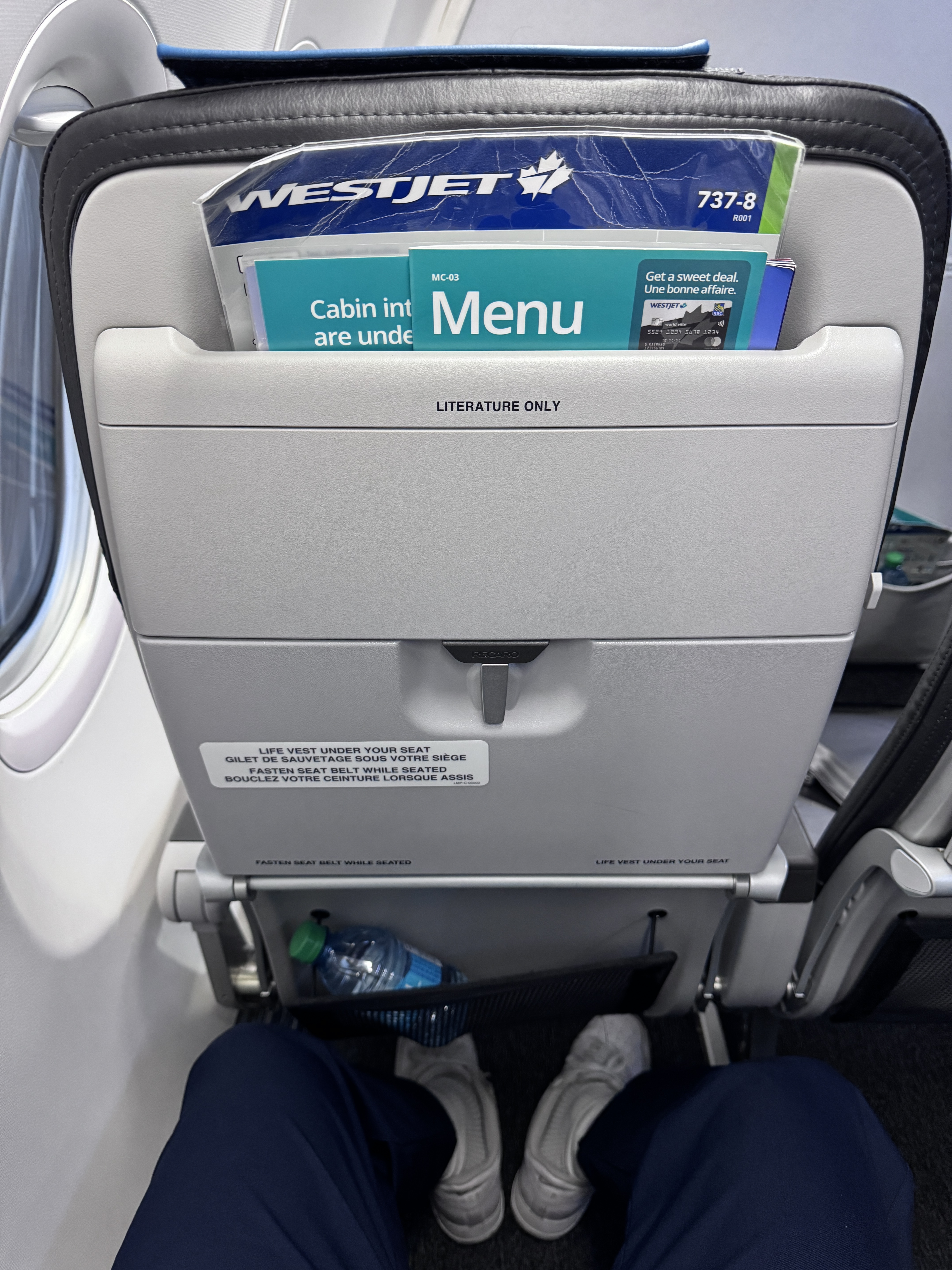 40.SwoopͲյWestJet Premium֮Ხ-˹ά˹