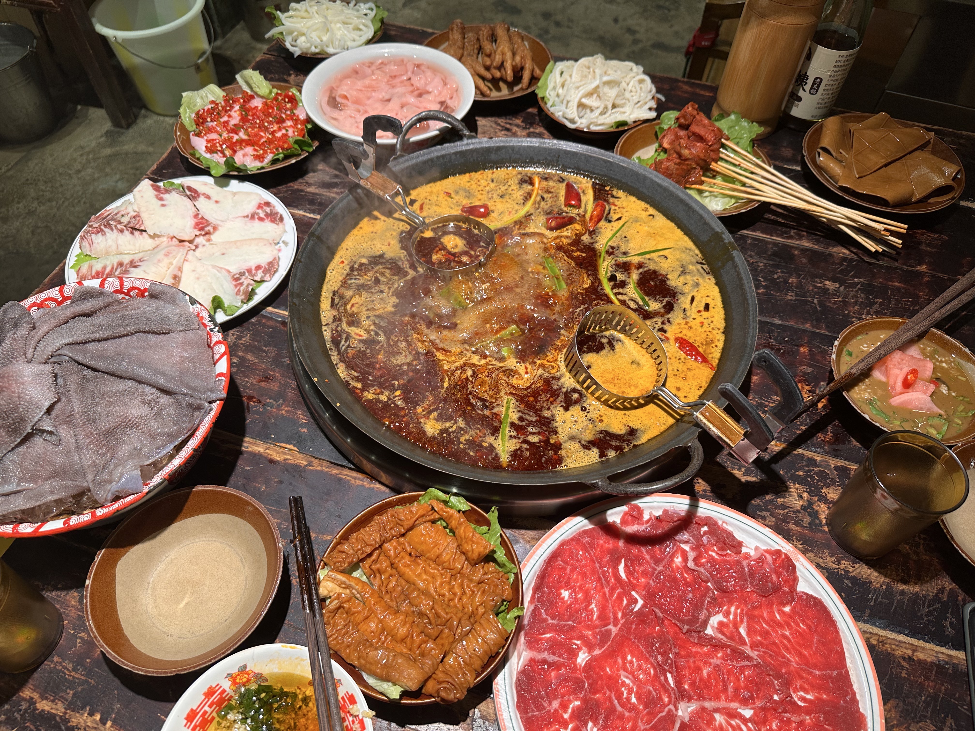 츻