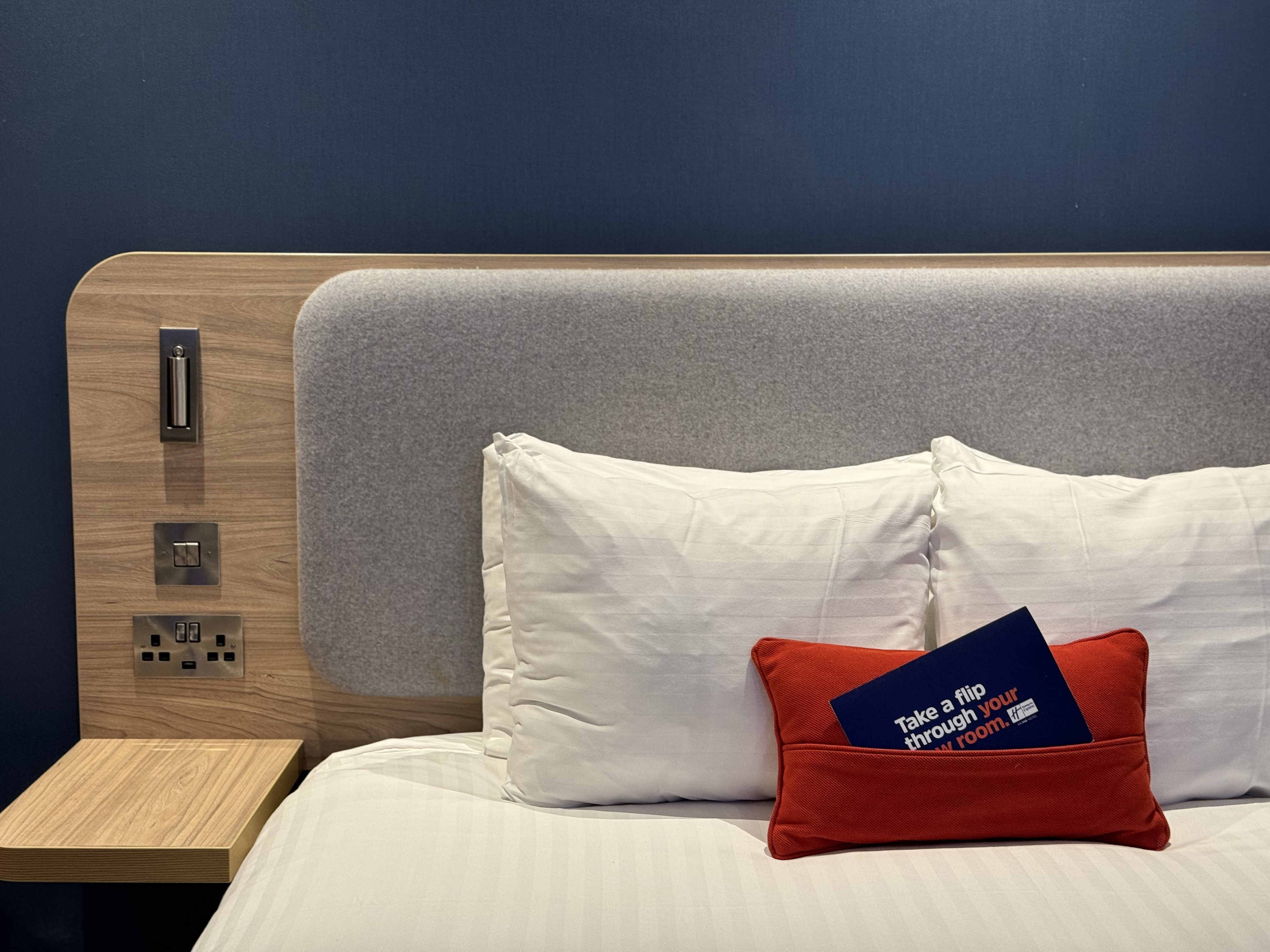 ϣ˼޹ҹԼ۱Ȳߵѡϣ˼޻ѡվƵ Holiday Inn Express Heathrow