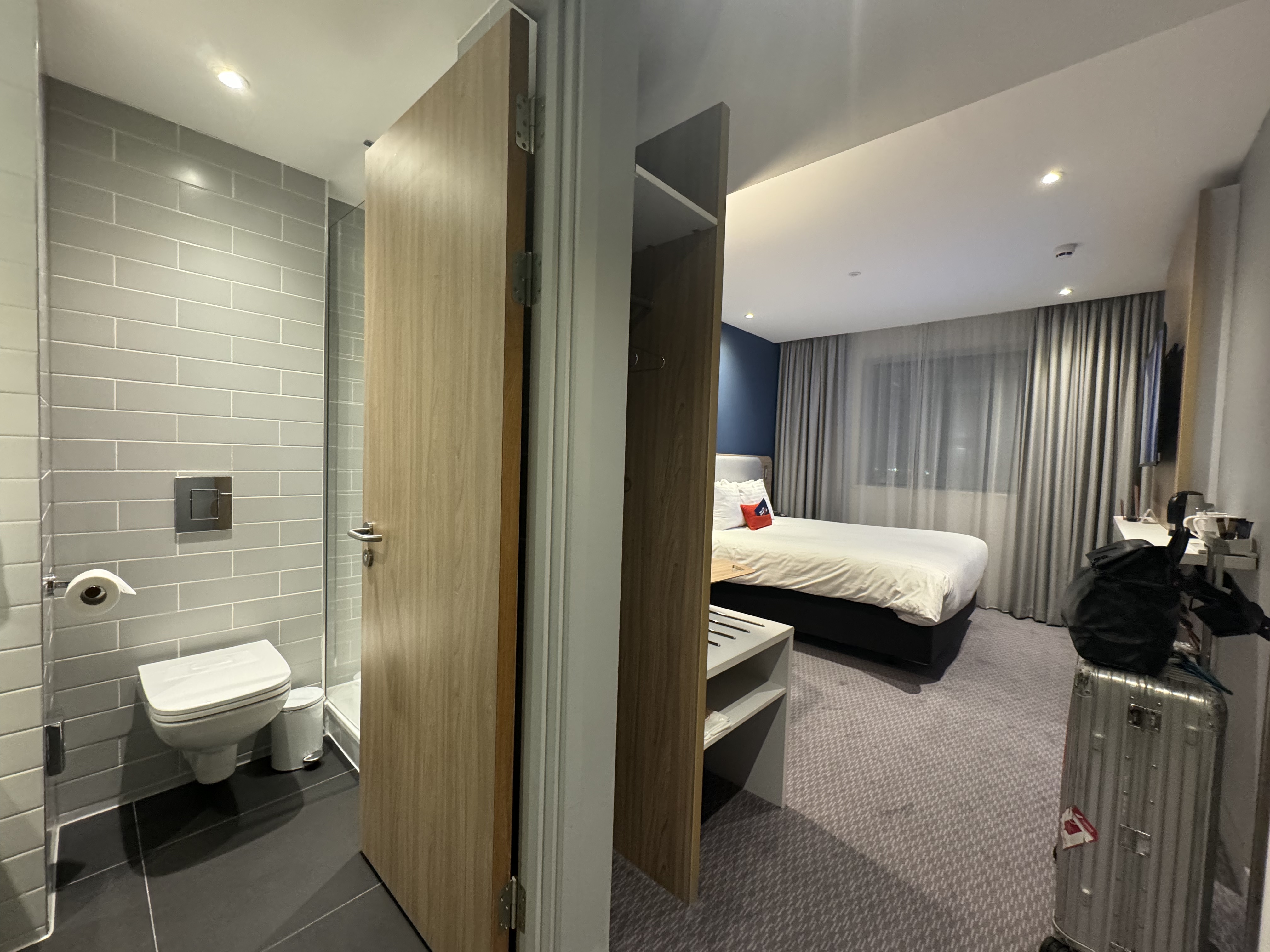 ϣ˼޹ҹԼ۱Ȳߵѡϣ˼޻ѡվƵ Holiday Inn Express Heathrow