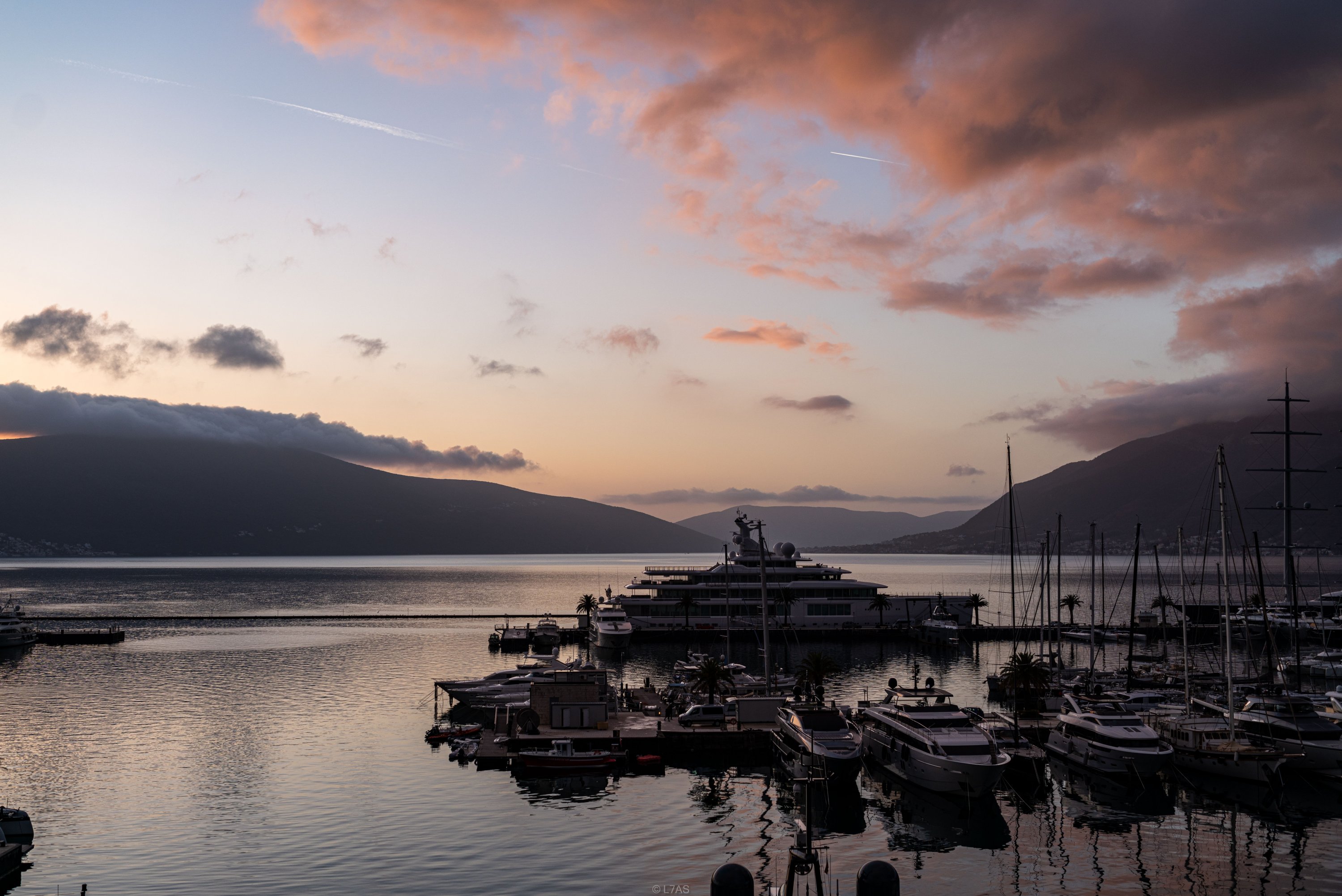 ɽ | Regent Porto Montenegro | ɽƵ | ס