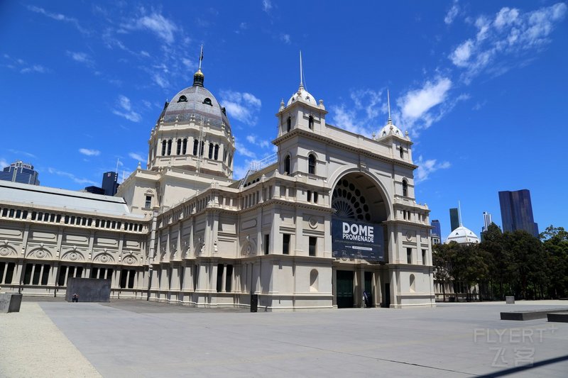 Melbourne--Downtown--Royal Exhibition Building Dome Promenade (1).JPG