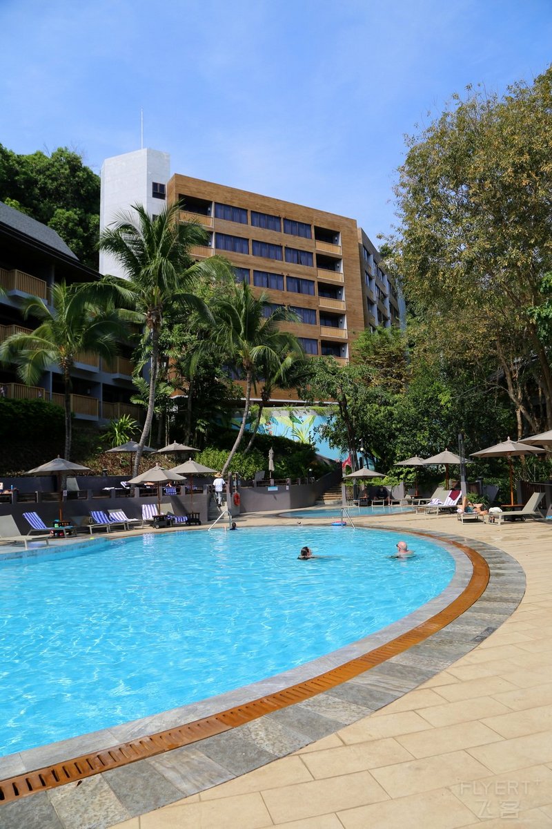 Krabi--Holiday Inn Resort Krabi Ao Nang Beach Pool (5).JPG