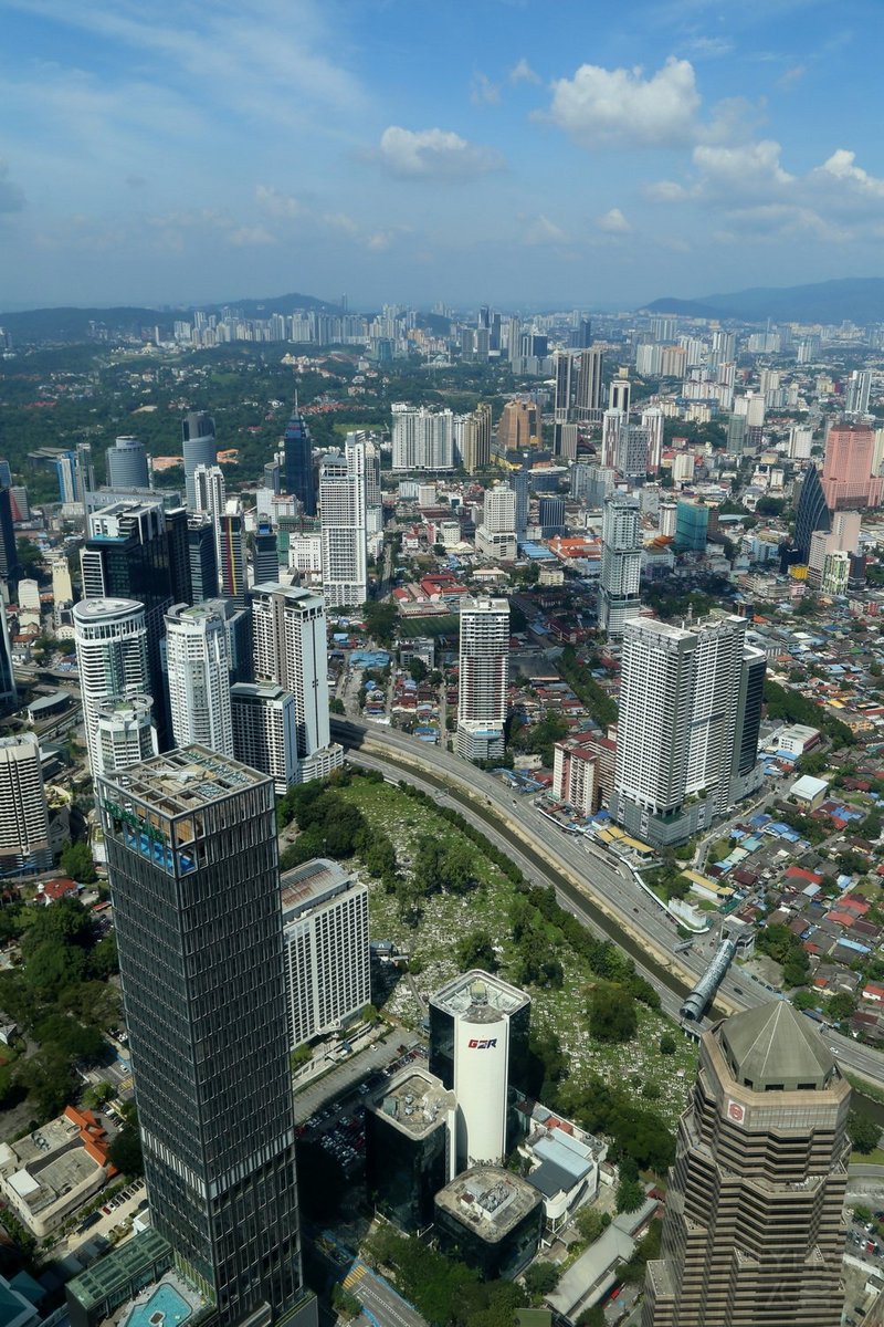 Kuala Lumpur--Petronas Twin Towers (23).JPG