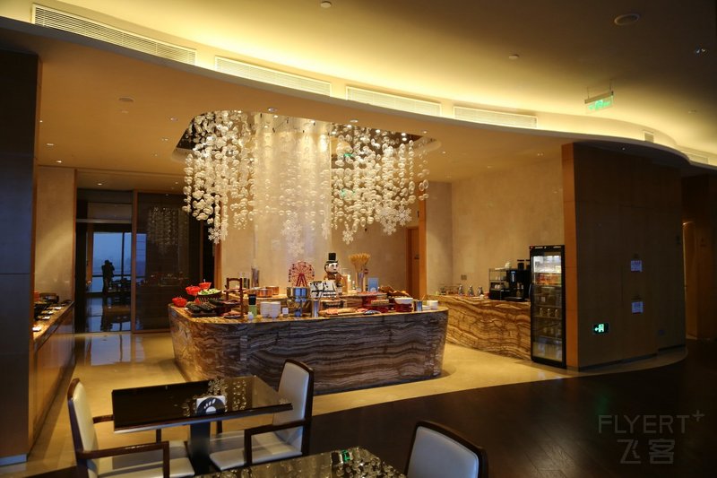 Xiamen--Doubletree by Hilton Xiamen Wuyuan Bay Club Lounge (1).JPG
