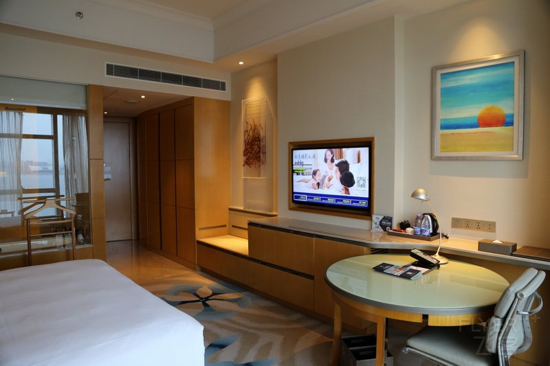 Xiamen--Doubletree by Hilton Xiamen Wuyuan Bay Room (7).JPG