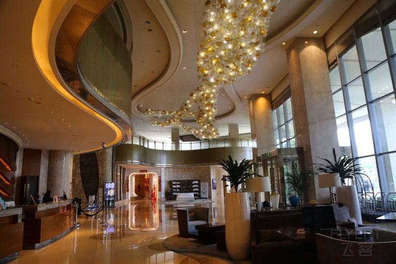 Xiamen--Doubletree by Hilton Xiamen Wuyuan Bay Lobby (8).JPG