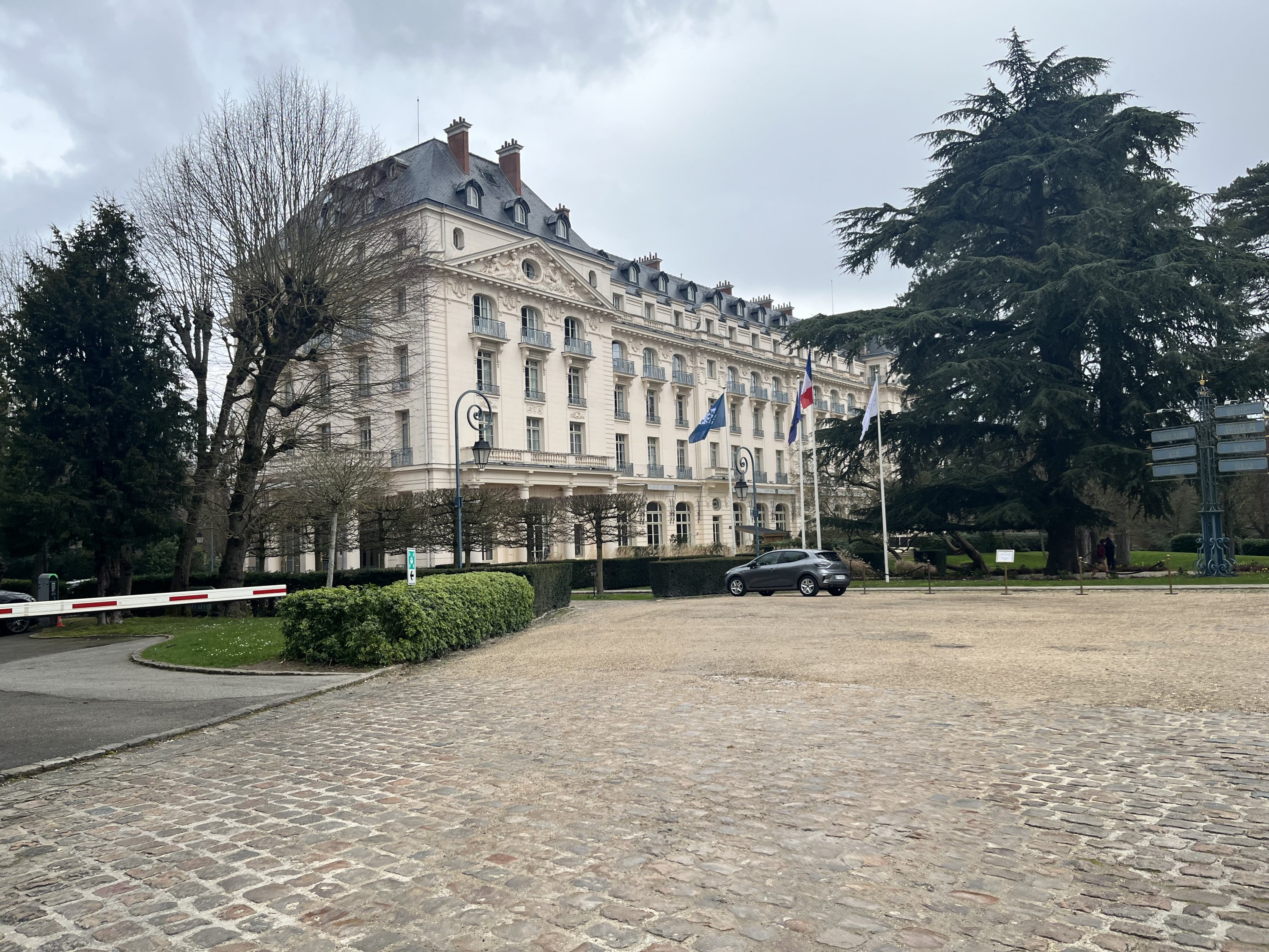 ڻʹ԰ŷʽƵ Waldorf Astoria Versailles-Trianon Place