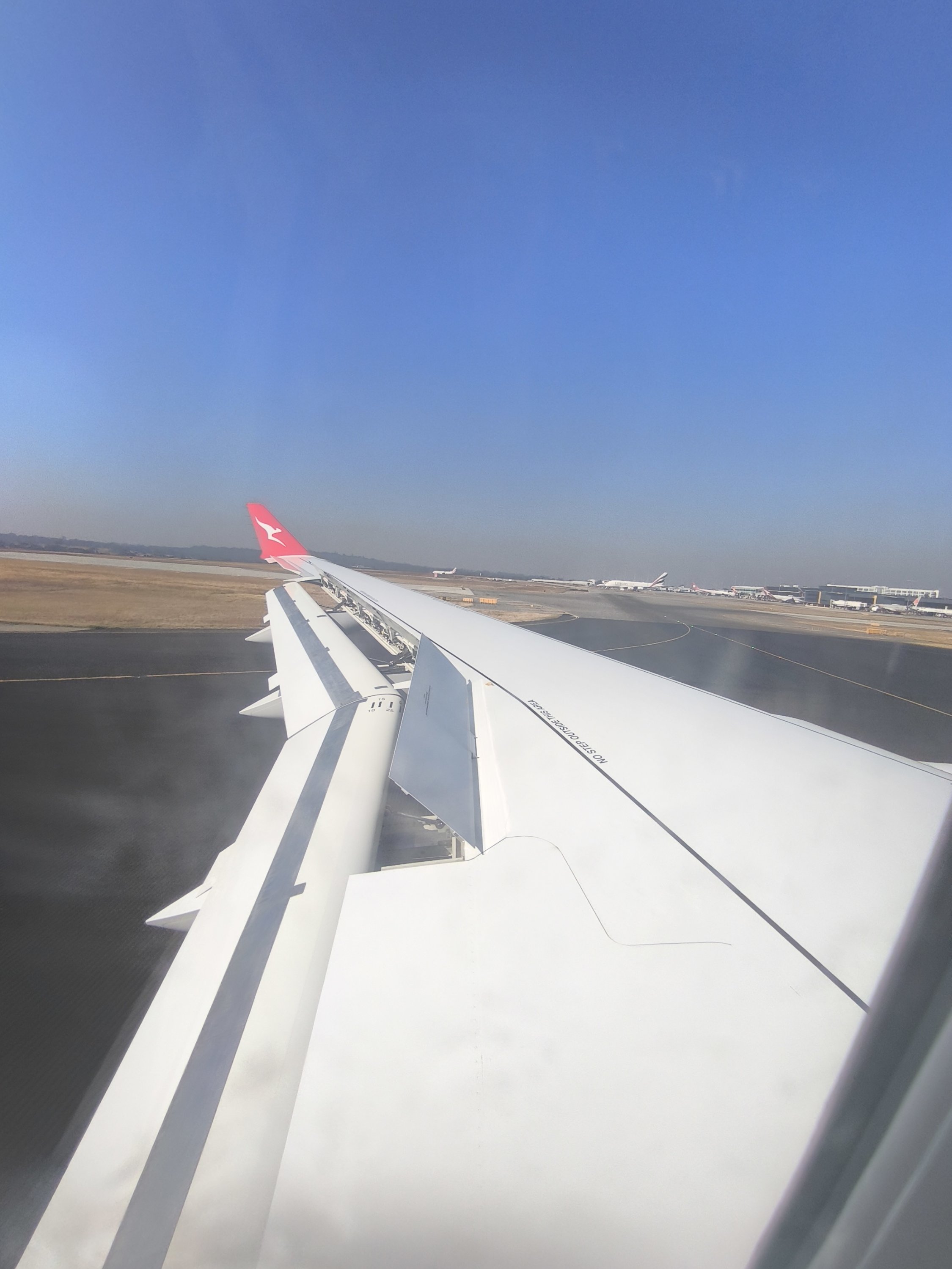 ʱ-ĺ Qantaslink տA220-300 QF1281 CBR-MEL ò (վ׷)