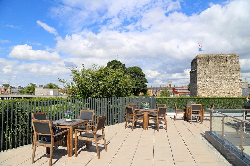 Oxford--Courtyard by Marriott Oxford City Center Rooftop Terrace (5).JPG