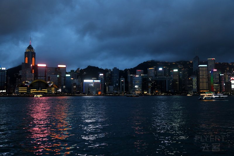 Hong Kong at Night (4).JPG