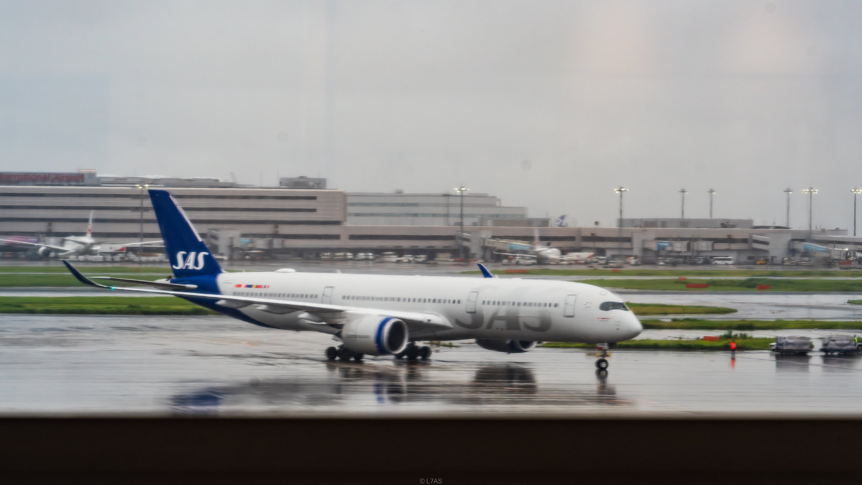 ¼º | B77WгͷȲ | HND - SIN | б