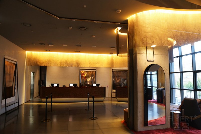 Seoul--The Ryse Hotel Autograph Collection Lobby (11).JPG