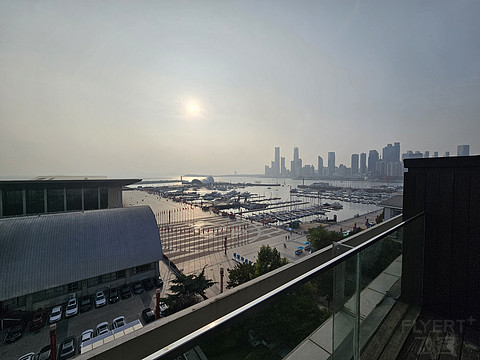 青岛海尔洲际，带阳台尊享海景房，说走就走的海风之旅