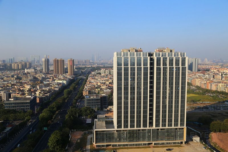 Guangzhou--Holiday Inn Express Fanyu Dashi Room View (2).JPG