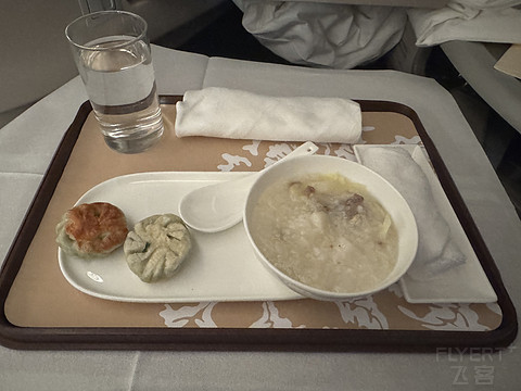 MU583 东航 PVG- LAX 上海浦东-洛杉矶 公务舱，2025首飞