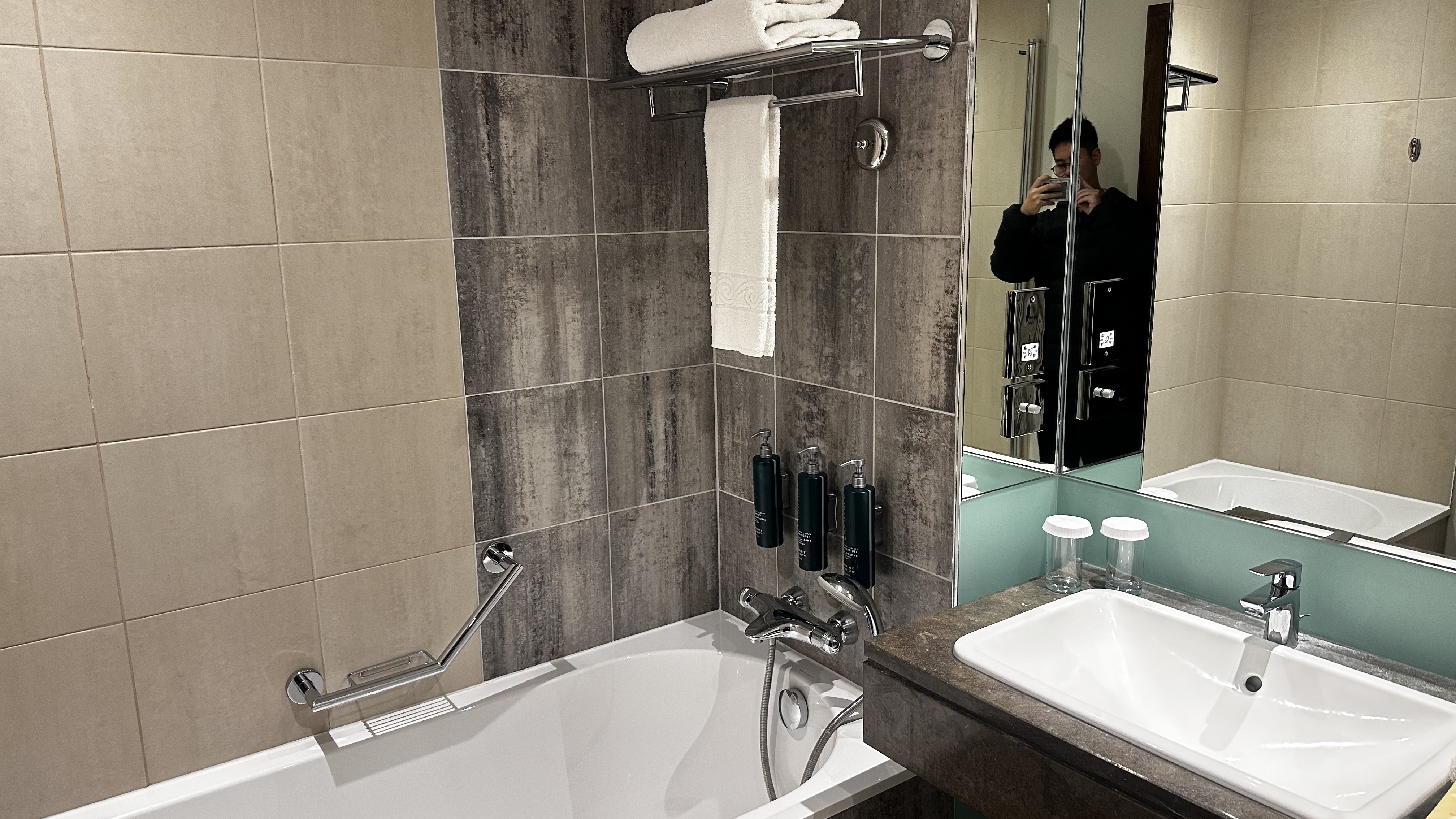 ϣ׶ؼͷ Hilton London canary wharf