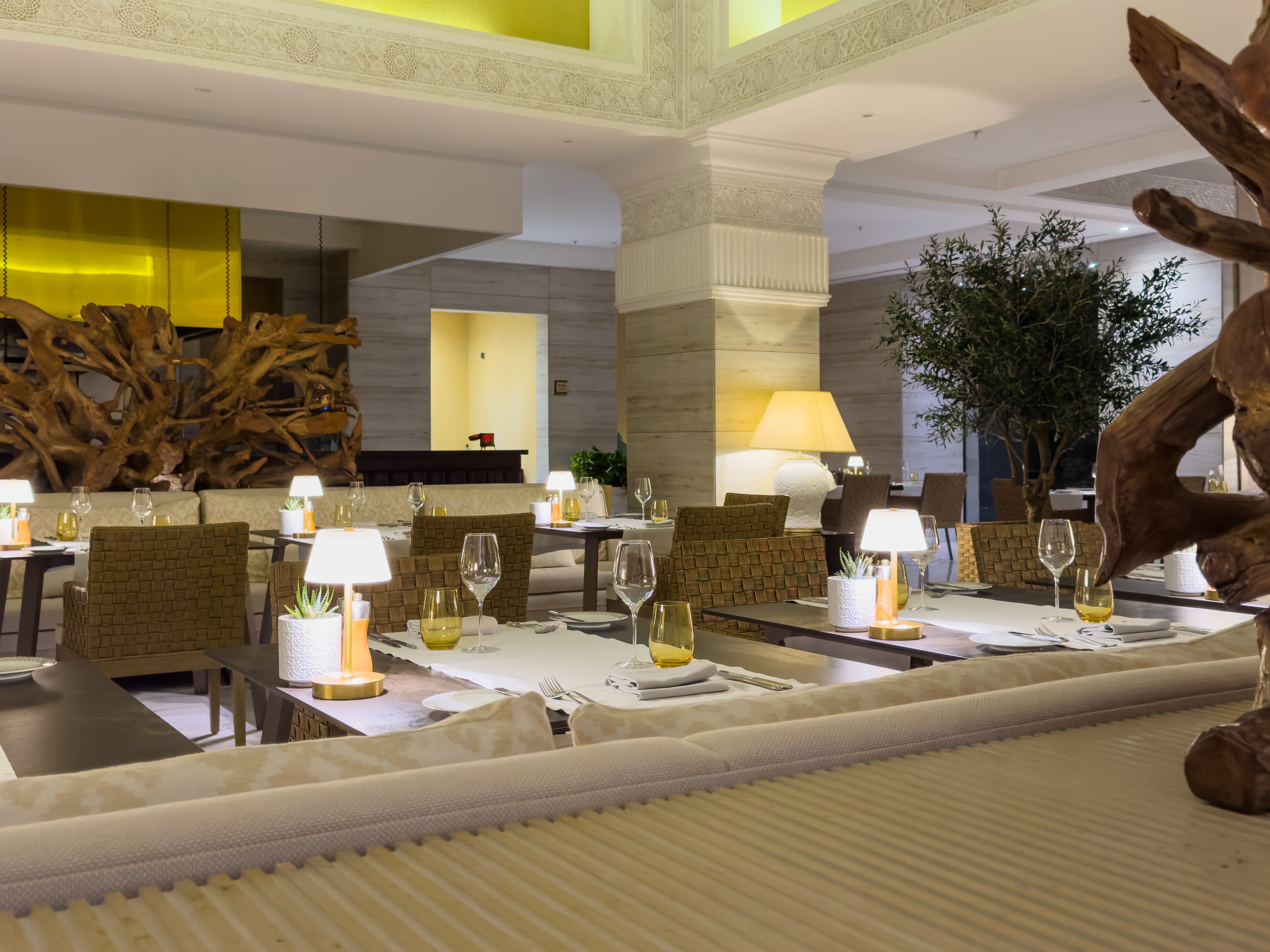 ׷Ħ˼, ˹ķ The Ritz-Carlton Rabat, Dar Es Salam