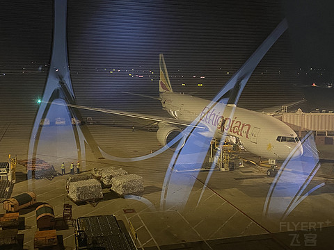 #双倍奖励迎新年# 首次搭乘777-200LR之卡塔尔航空QR871 PVG-DOH经济舱体验