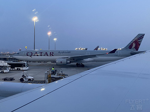 #双倍奖励迎新年# 首次搭乘777-200LR之卡塔尔航空QR871 PVG-DOH经济舱体验