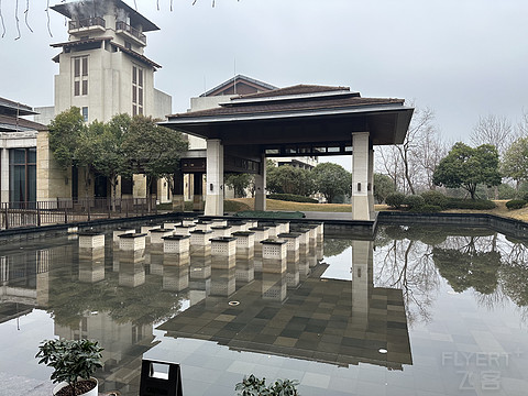 烟雨朦胧严西湖——武汉光谷希尔顿酒店