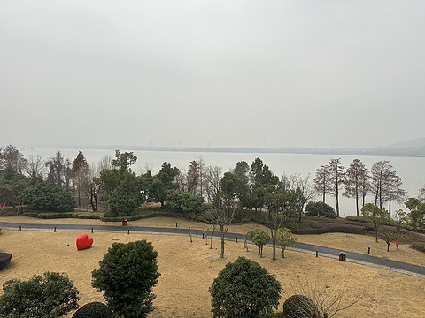 烟雨朦胧严西湖——武汉光谷希尔顿酒店