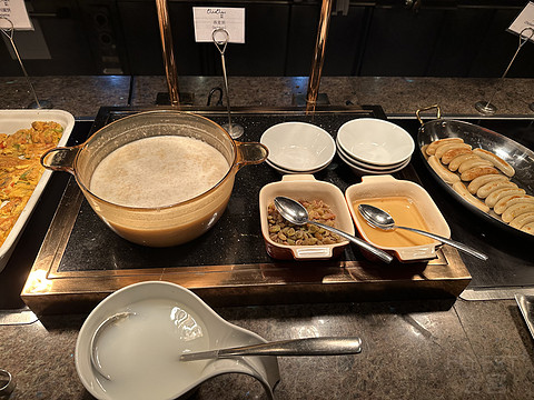 烟雨朦胧严西湖——武汉光谷希尔顿酒店