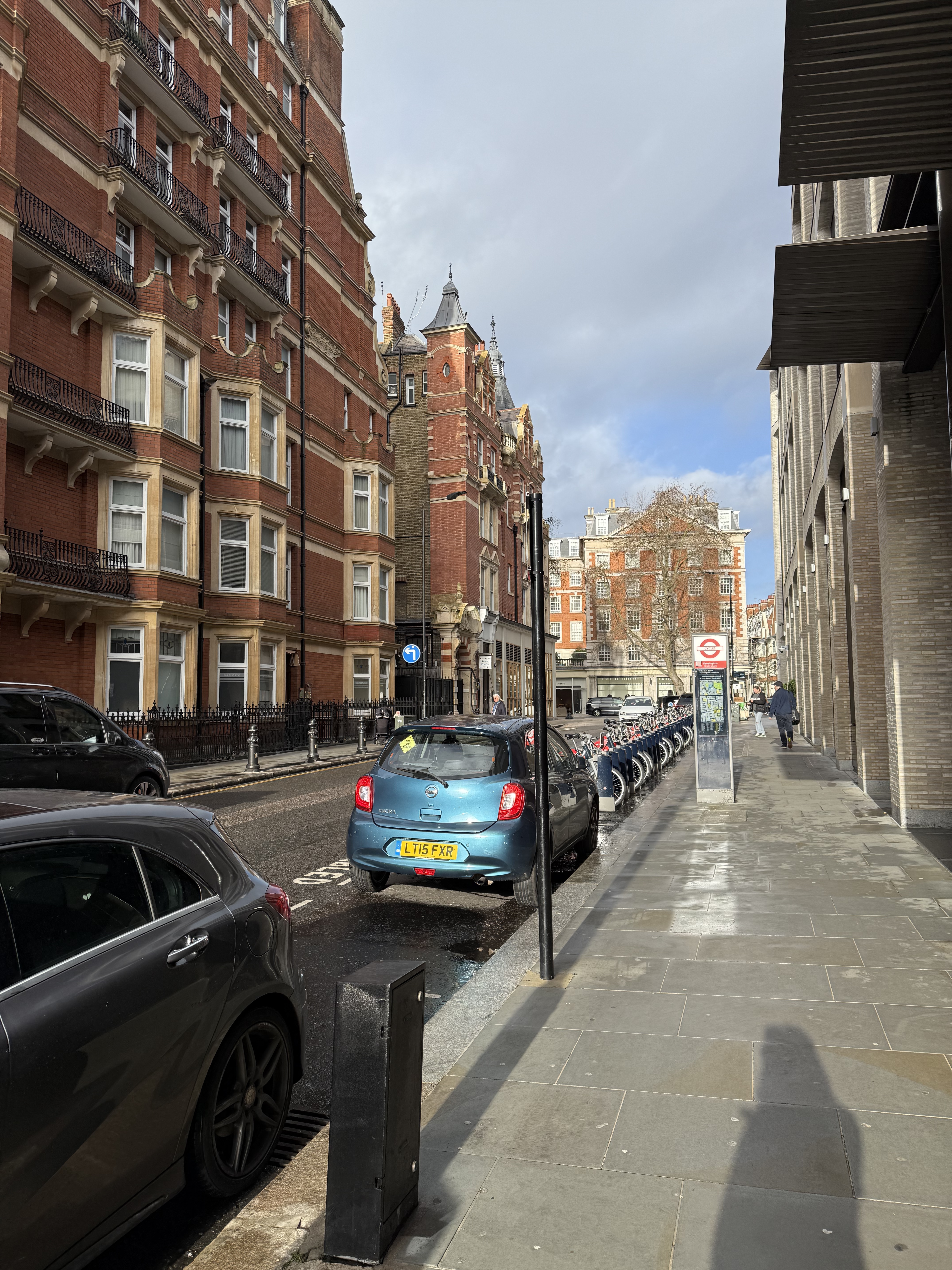 Traveling in England| 򿨿DվƵHoliday Inn Kensington London