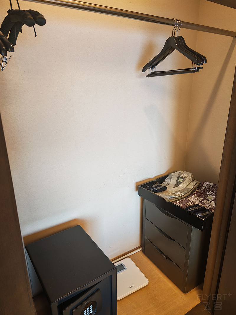 225419G70zKWyDSf1FReJT.jpg
