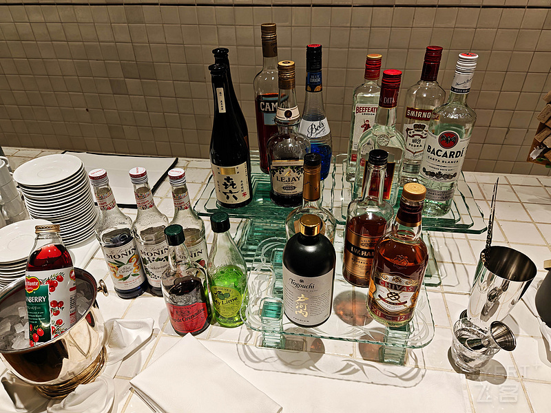 160434kReHhqw52EpTSS1F.jpg