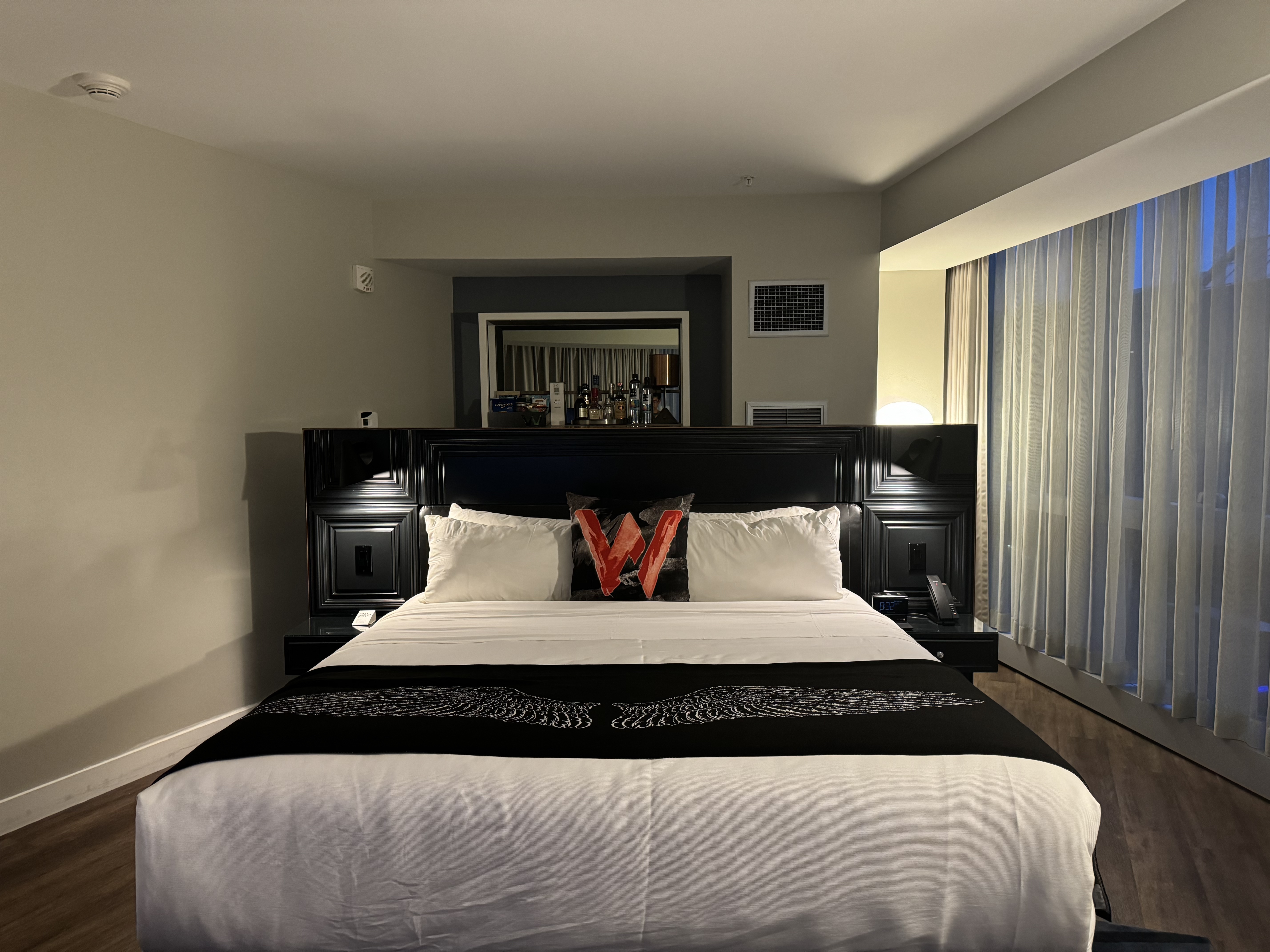 唐人街旁花哨夜店｜波士顿W酒店角房（附海港雅乐轩） W Boston & Aloft Seaport District