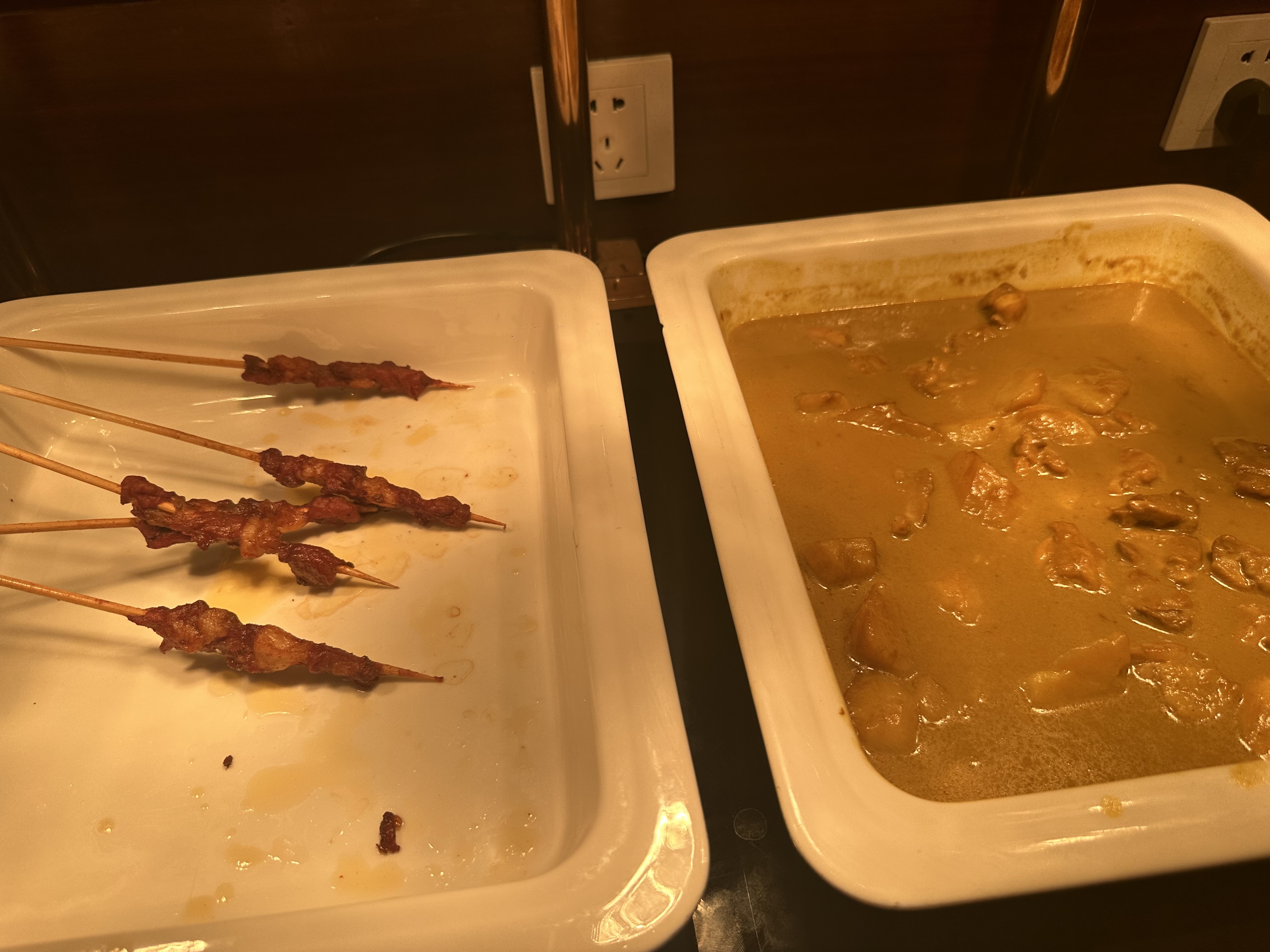 㶫ݸϲǣһ
