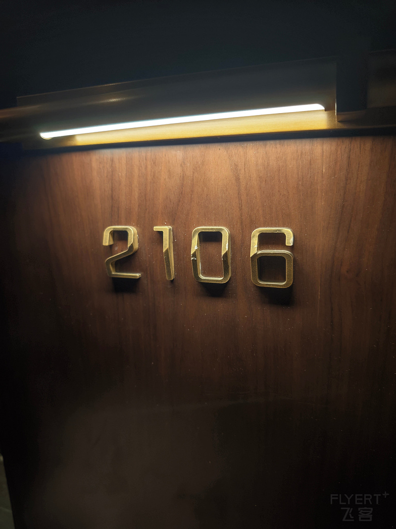 205350WdwQl15CyY3S7utY.jpg
