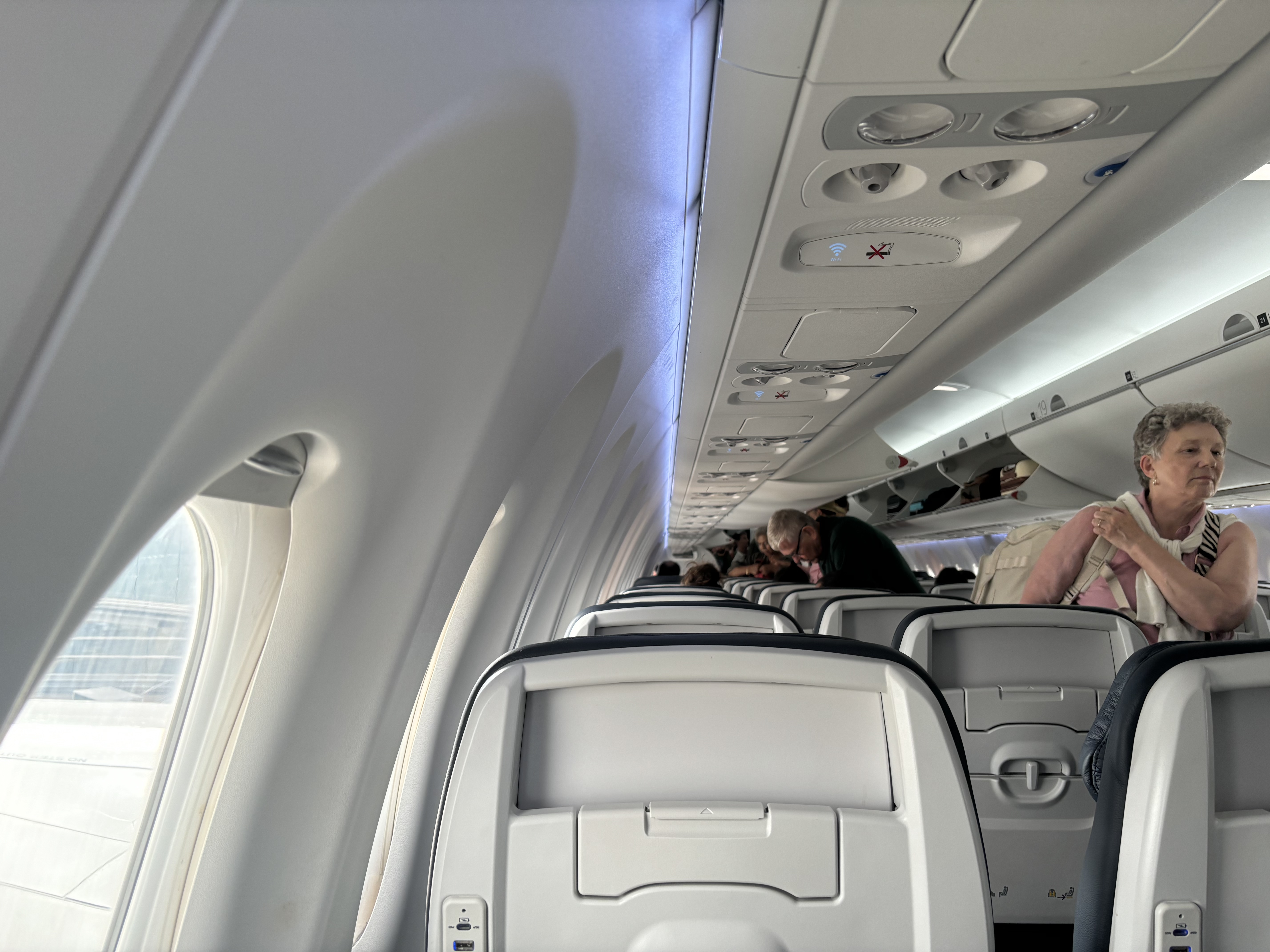 AF1643 -