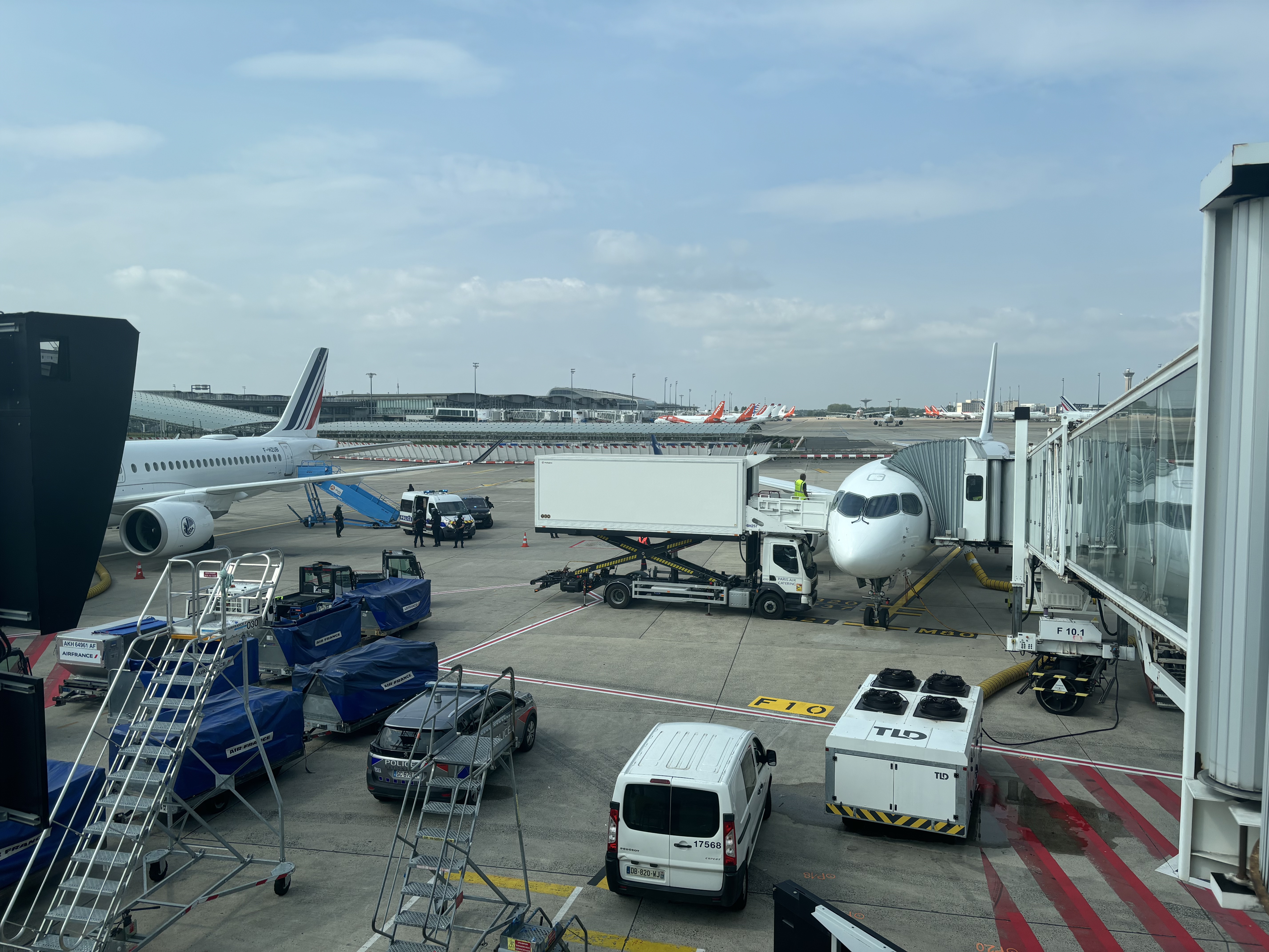  AF1643 -