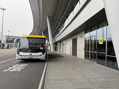青鸟高飞-第一次乘坐青岛航空-打卡青岛航空成都-青岛-吉隆坡QW9772-QW9893航班