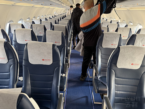青鸟高飞-第一次乘坐青岛航空-打卡青岛航空成都-青岛-吉隆坡QW9772-QW9893航班